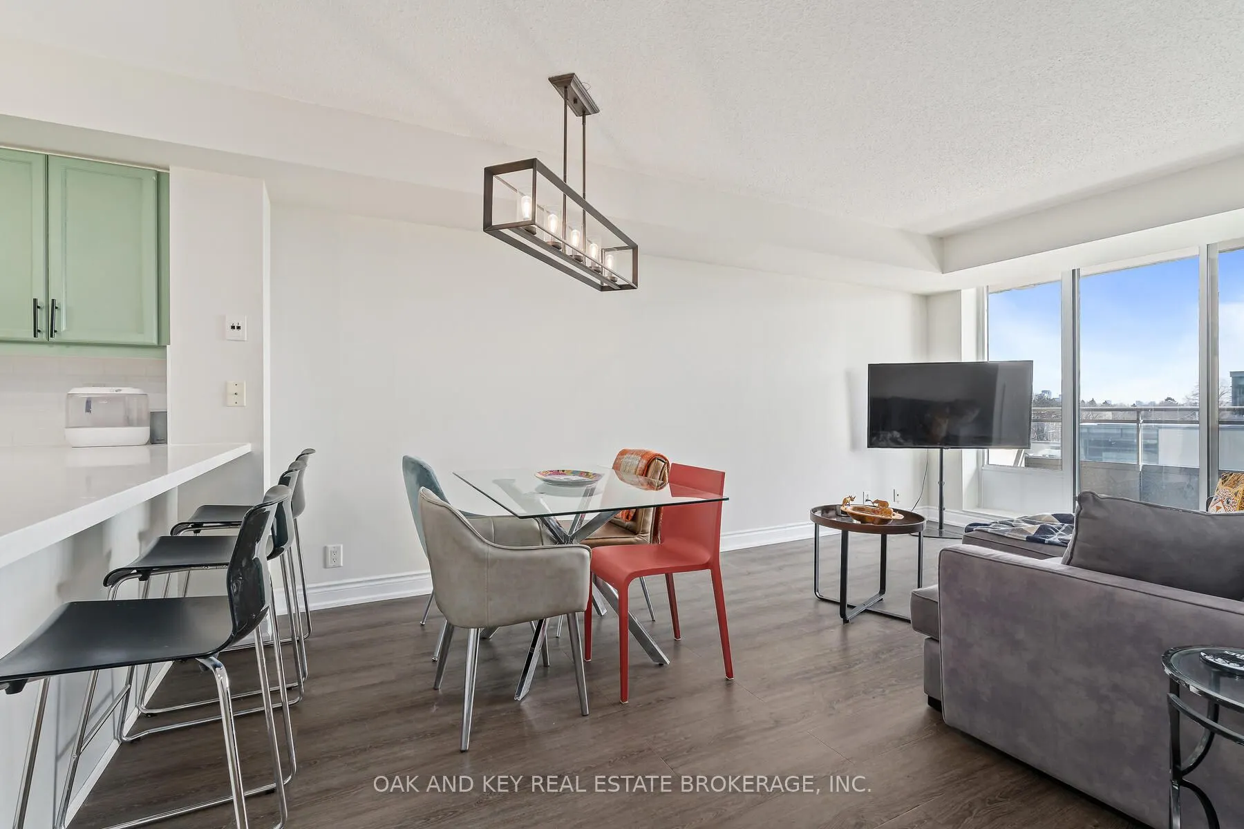 245 Davisville Avenue #613
