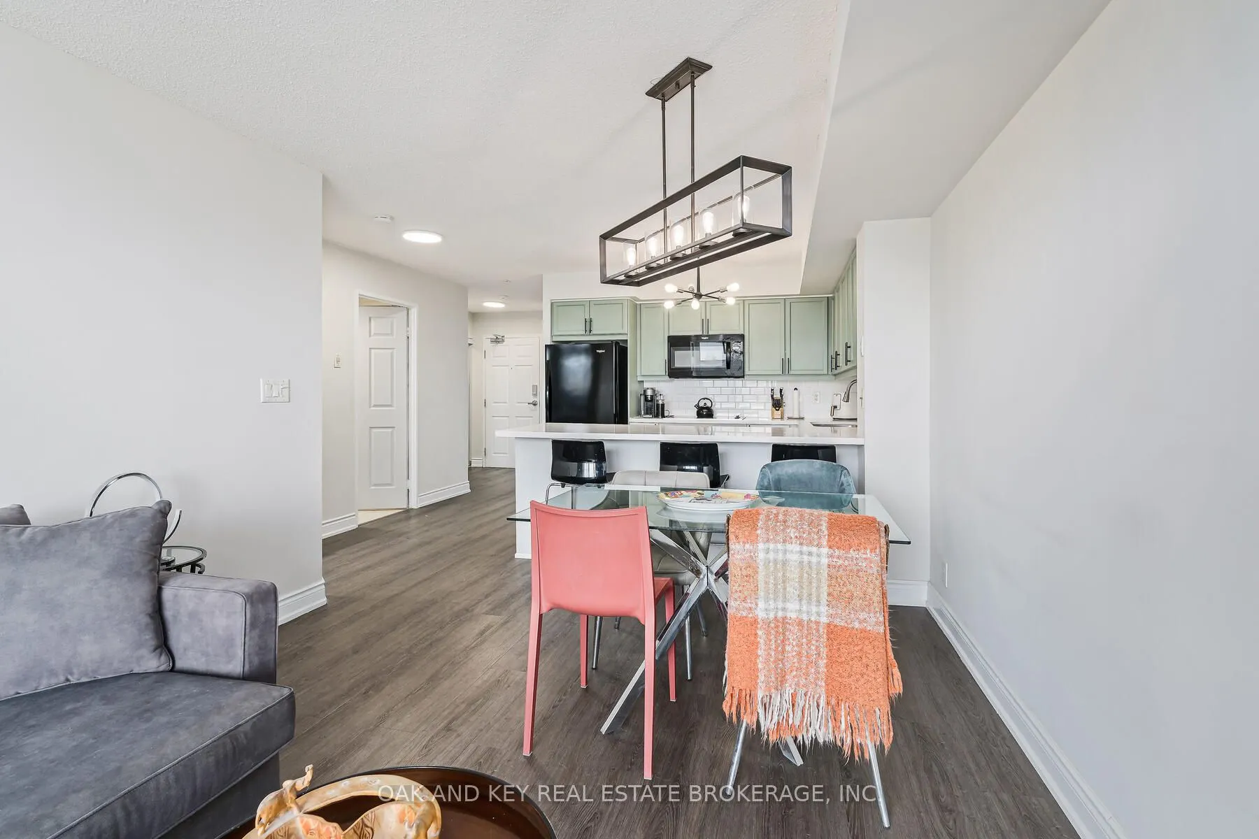 245 Davisville Avenue #613