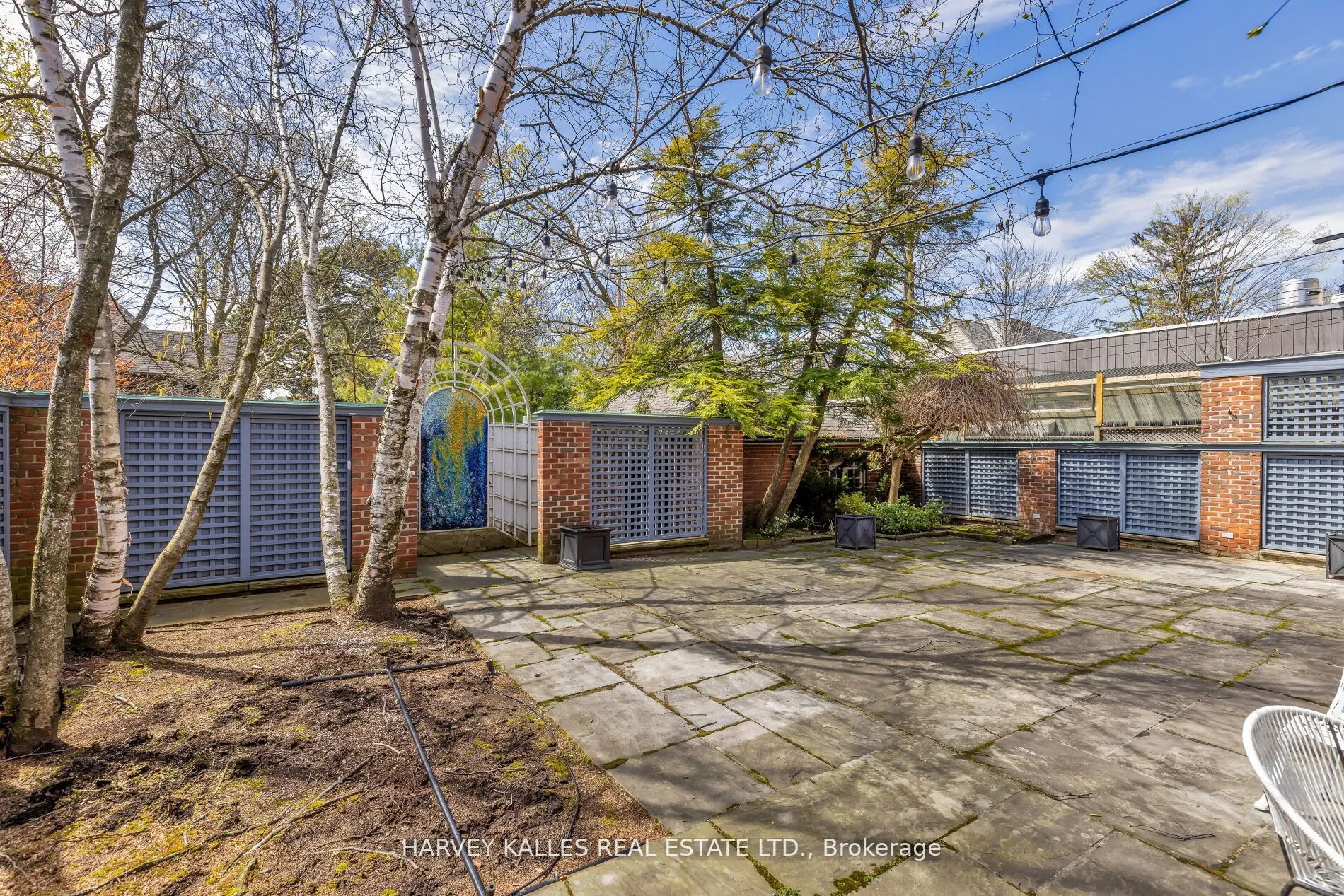 470 Russell Hill Road