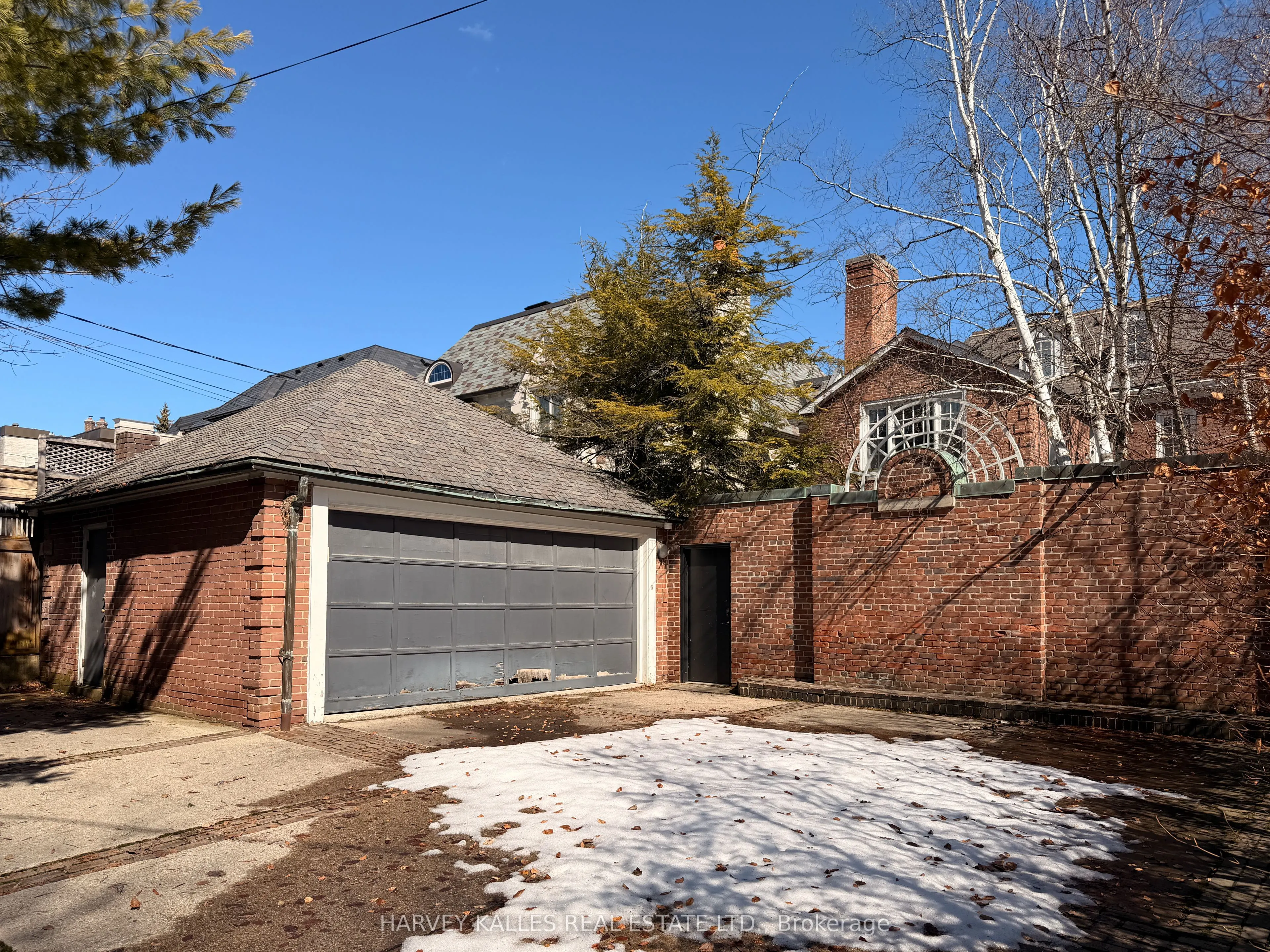 470 Russell Hill Road