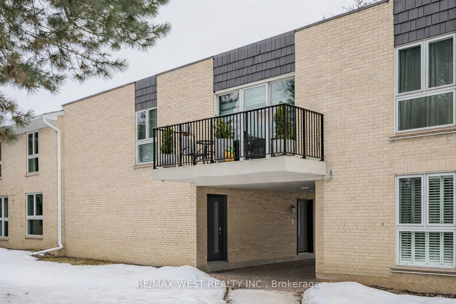 25 Proudbank Millway #49