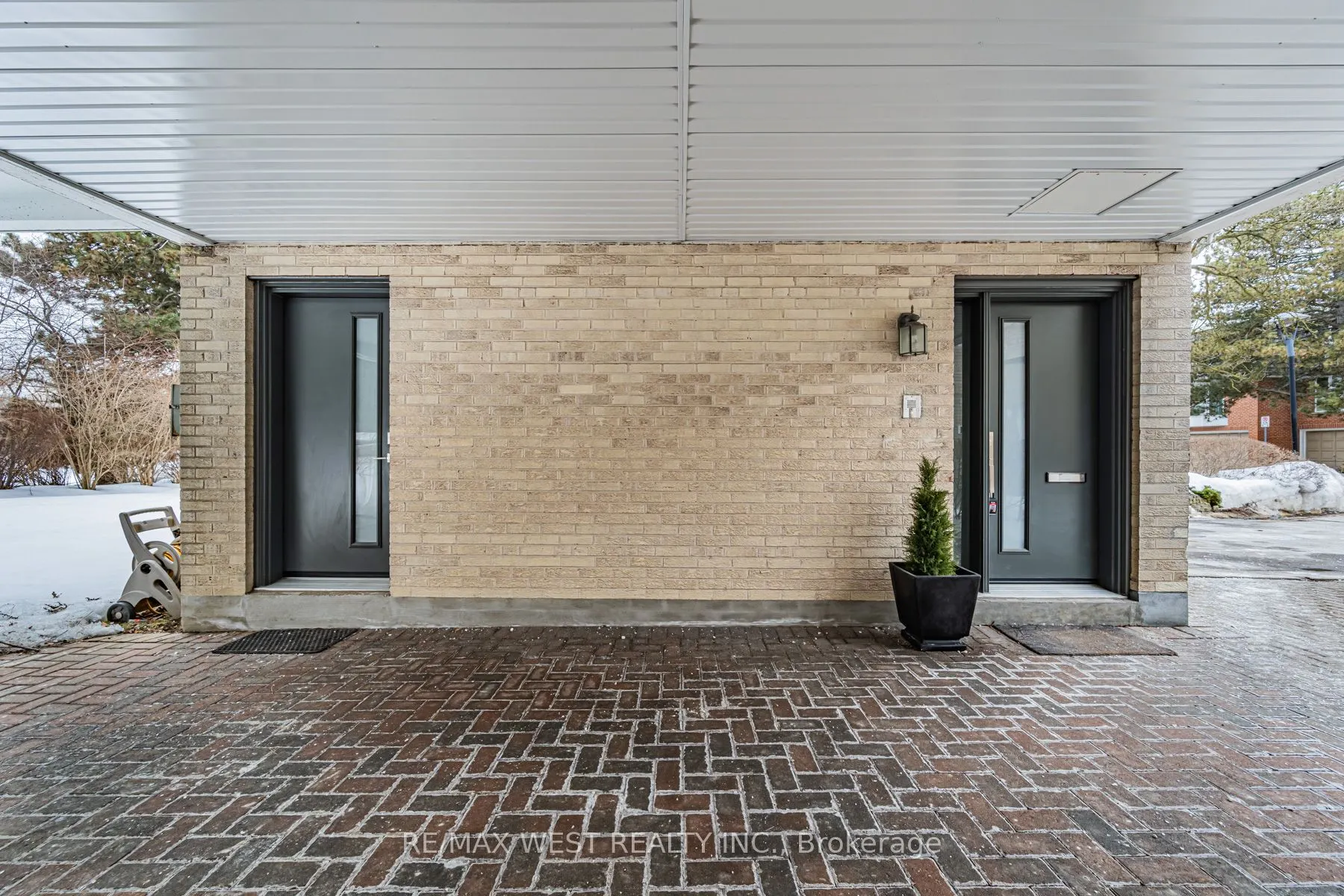 25 Proudbank Millway #49
