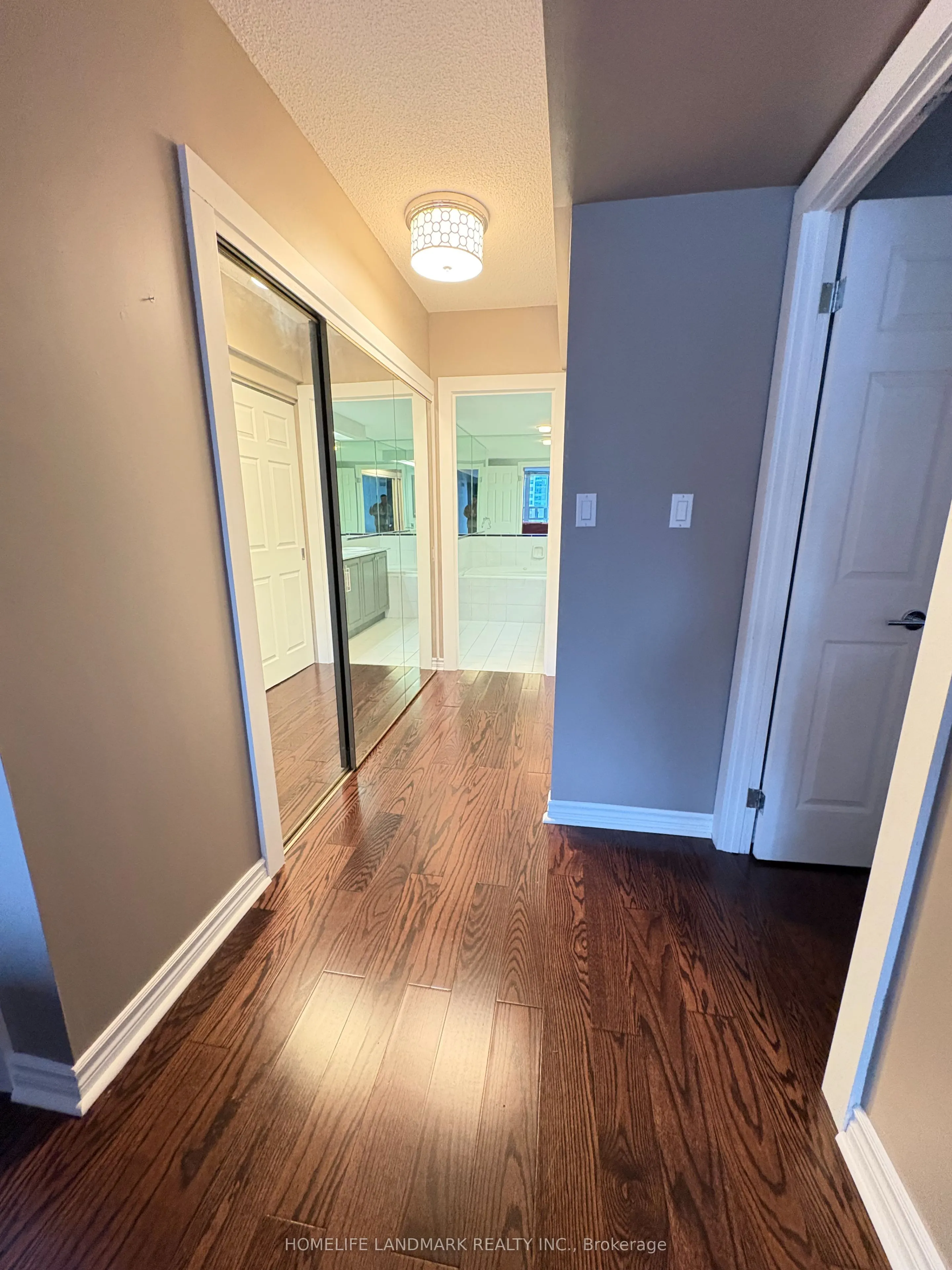 71 Simcoe Street #1002