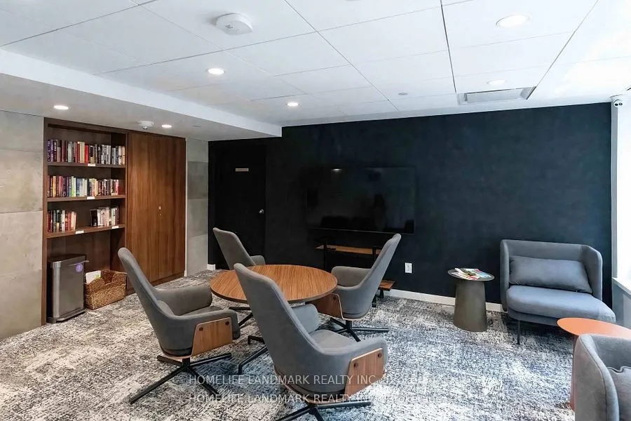 71 Simcoe Street #1002