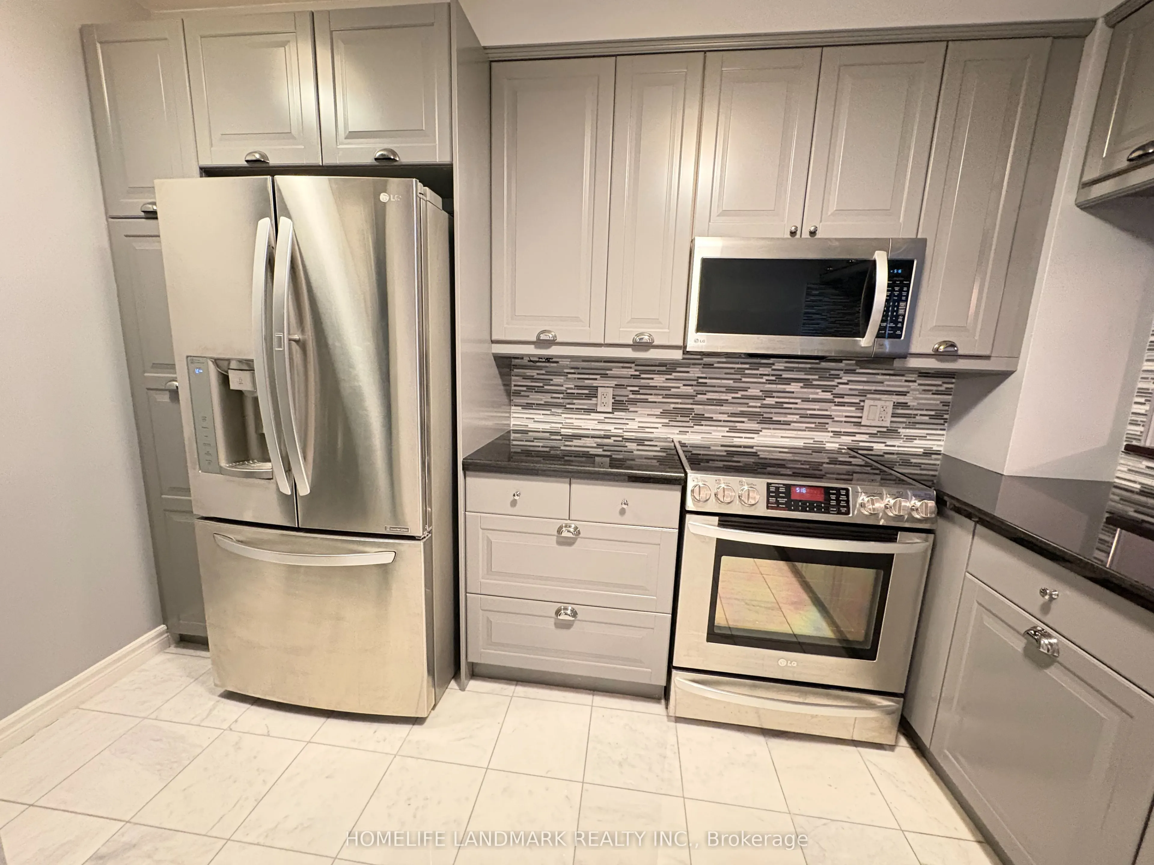 71 Simcoe Street #1002