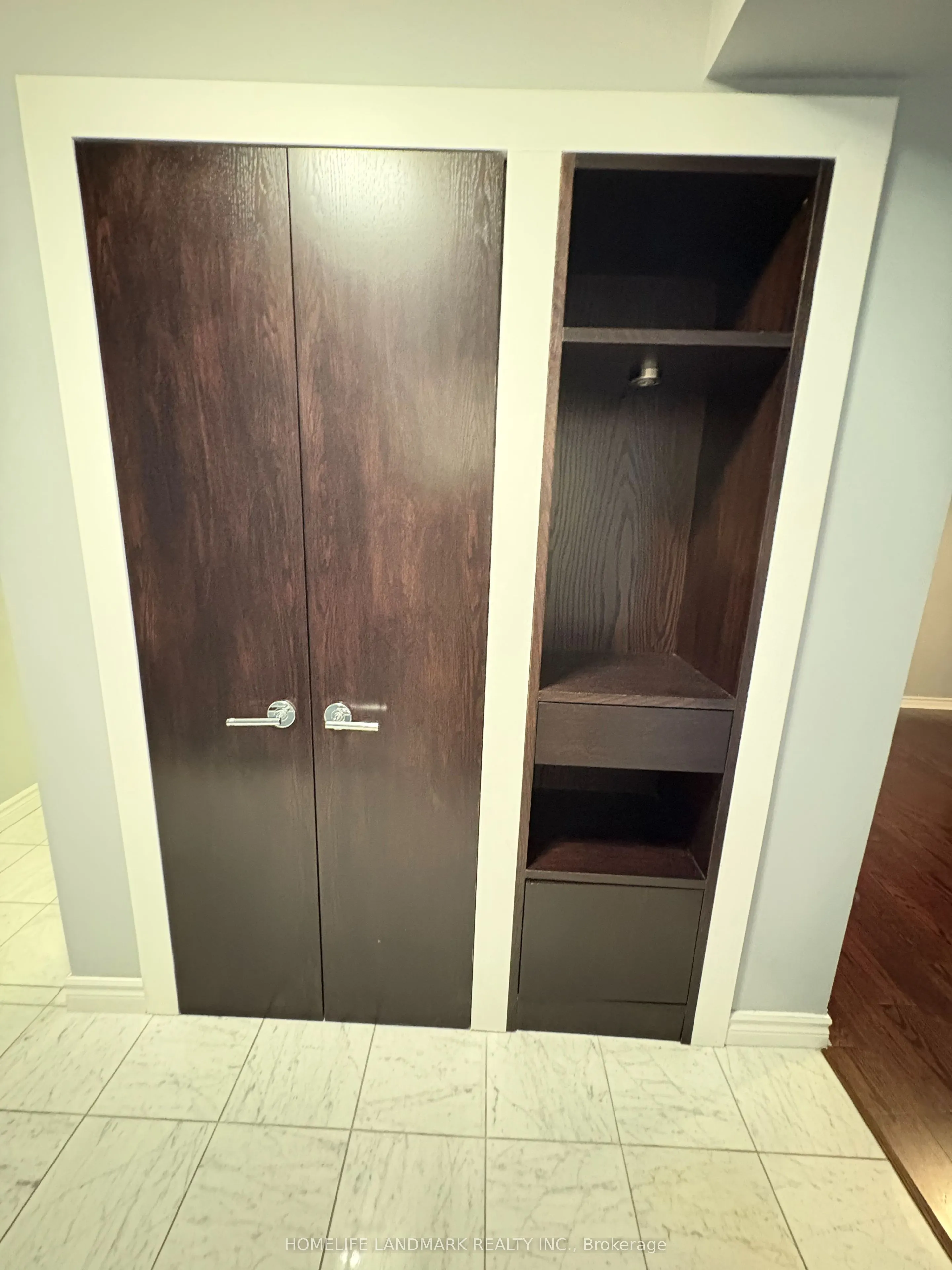 71 Simcoe Street #1002