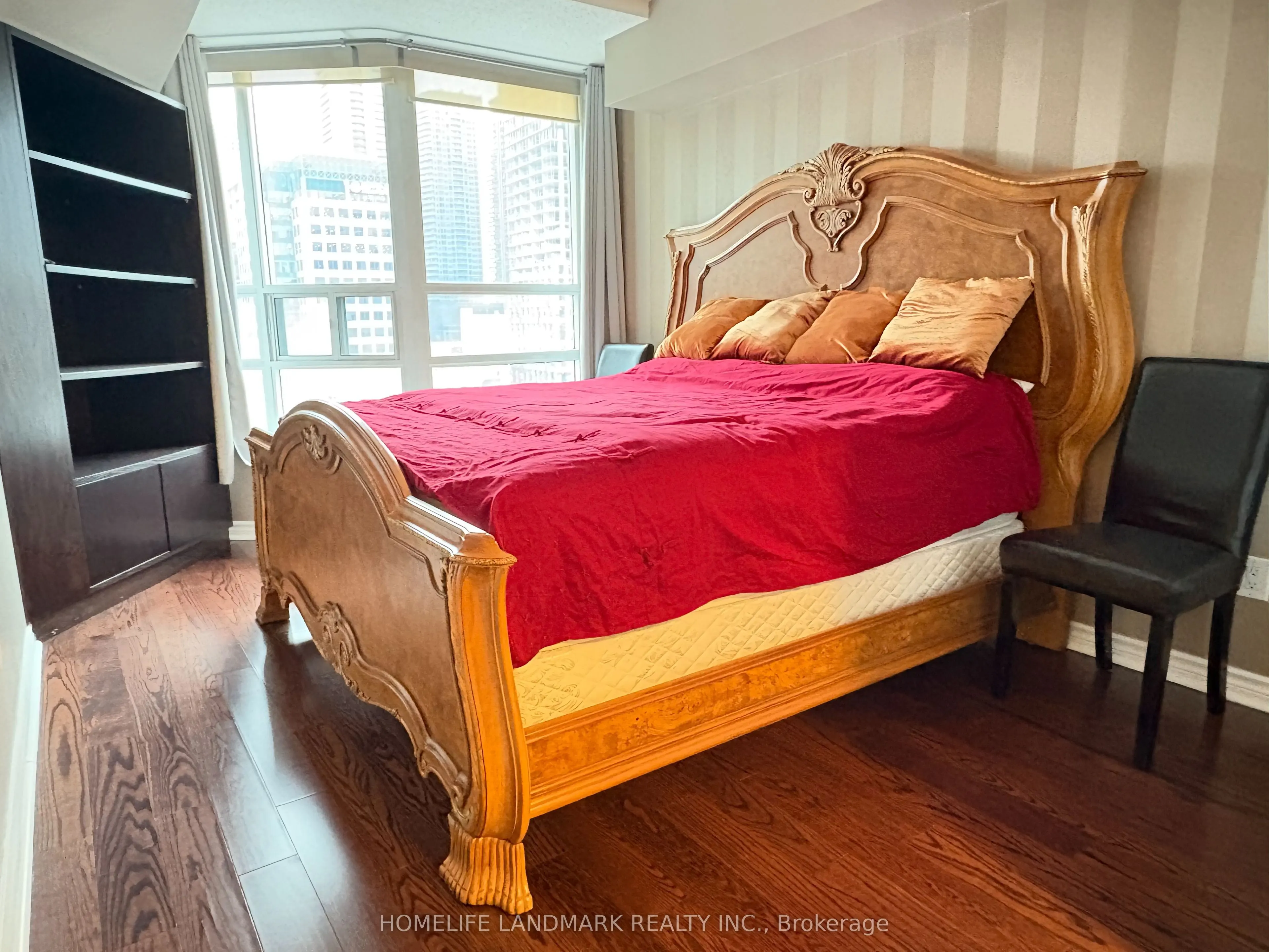 71 Simcoe Street #1002