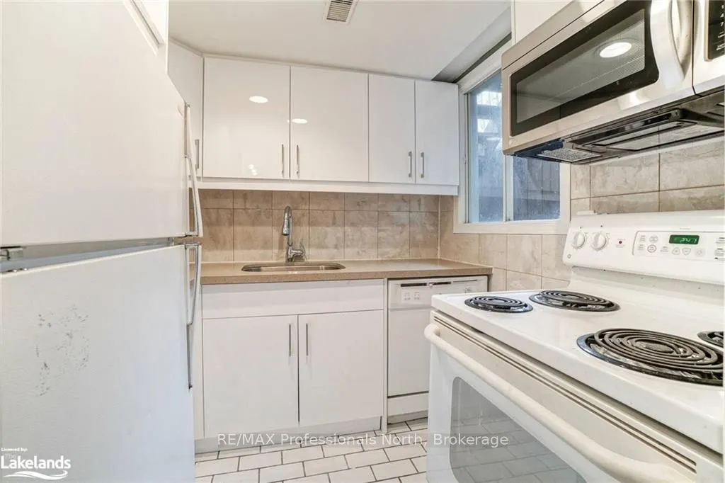 214 Gerrard Street E