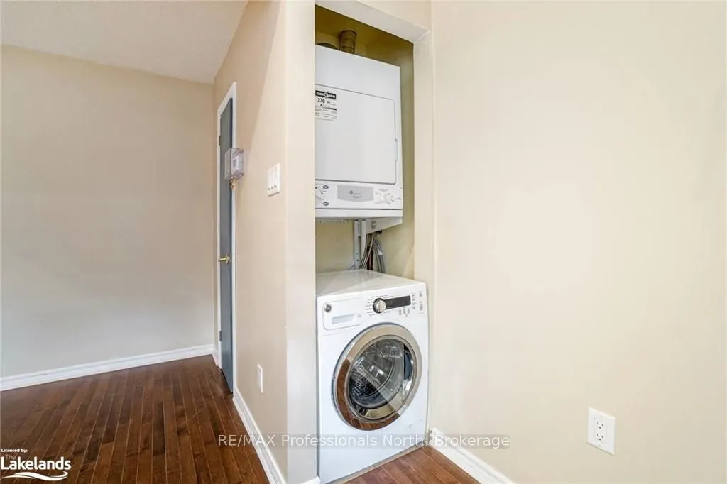 214 Gerrard Street E