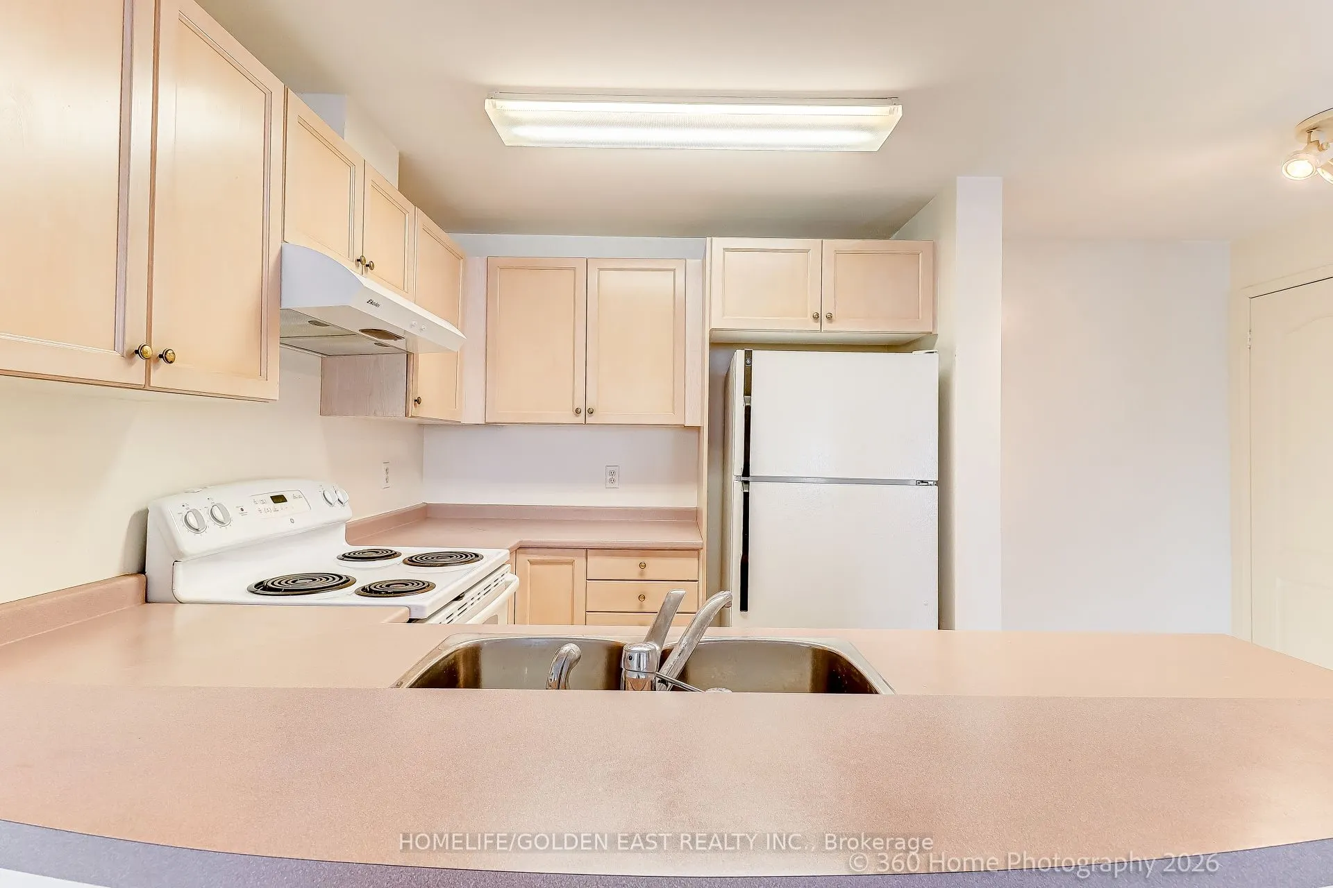 108 Finch Avenue W #B30