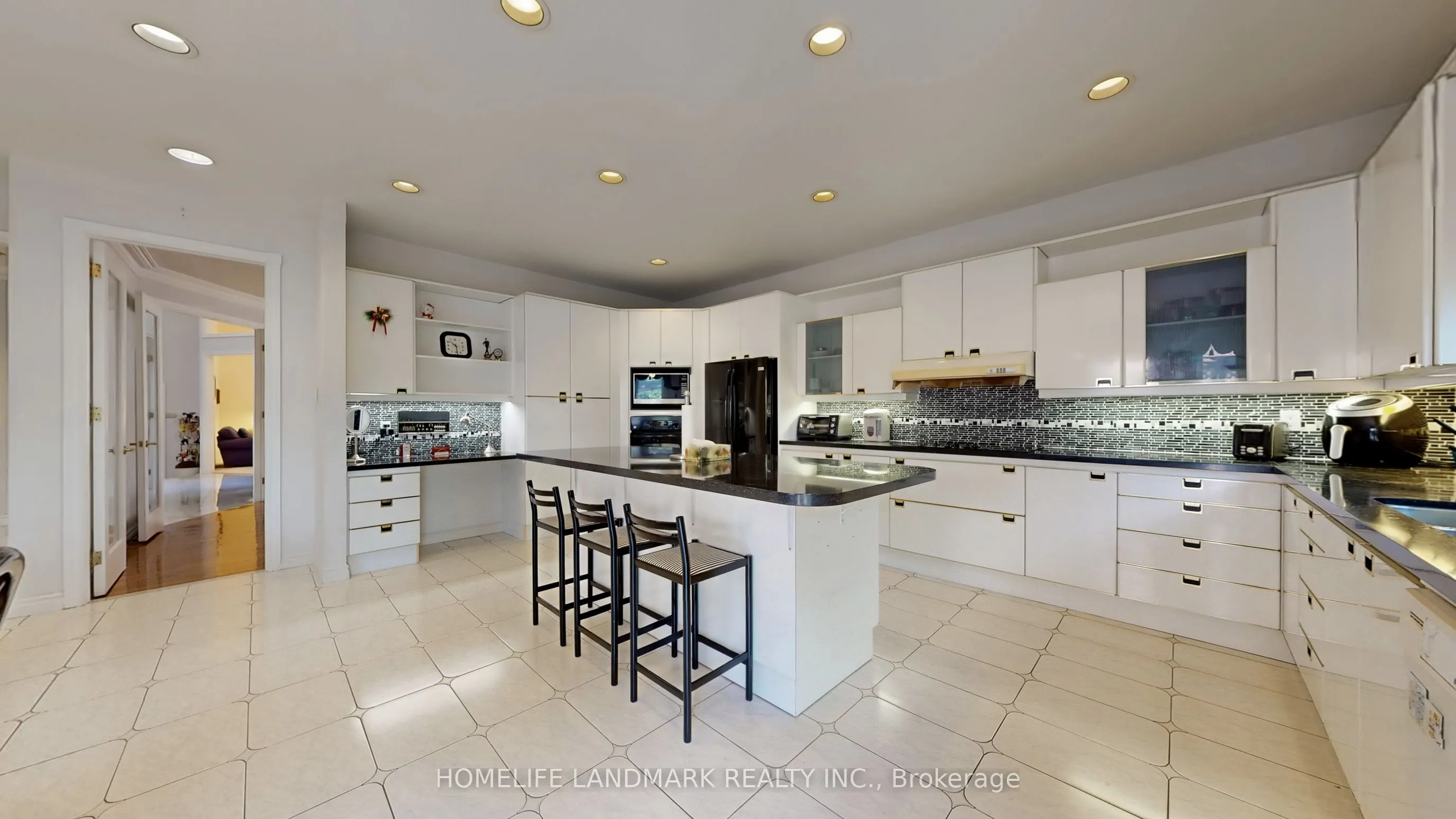 411 Cummer Avenue