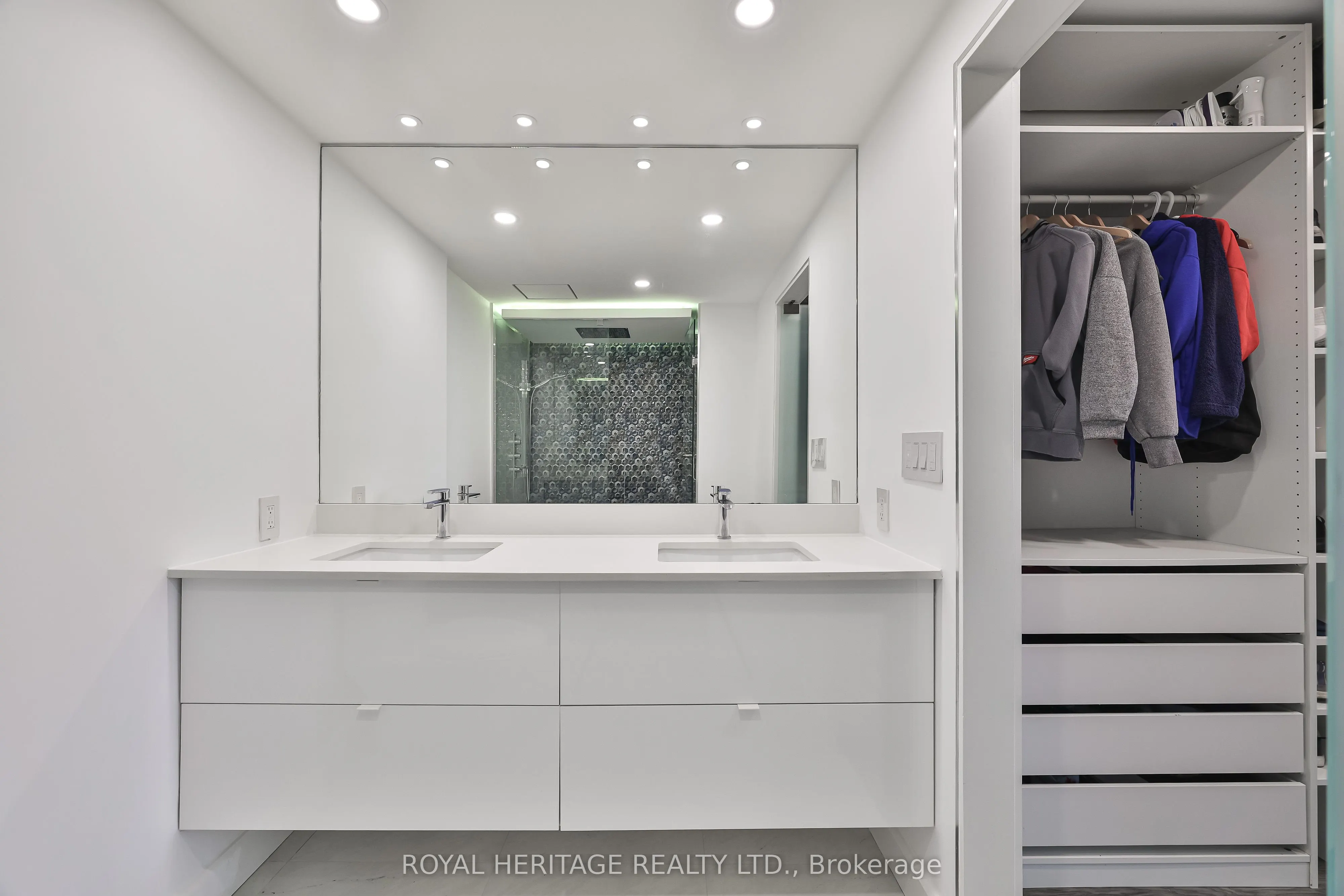 10 Torresdale Avenue #801
