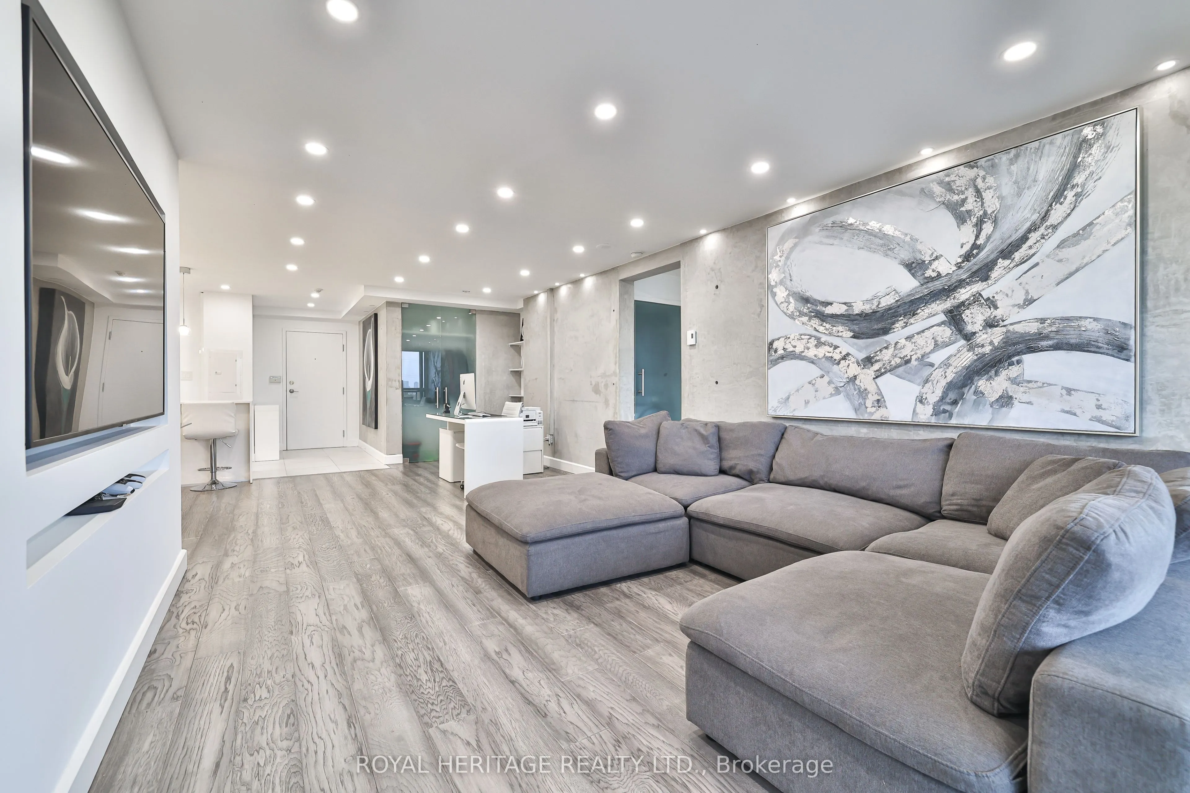 10 Torresdale Avenue #801