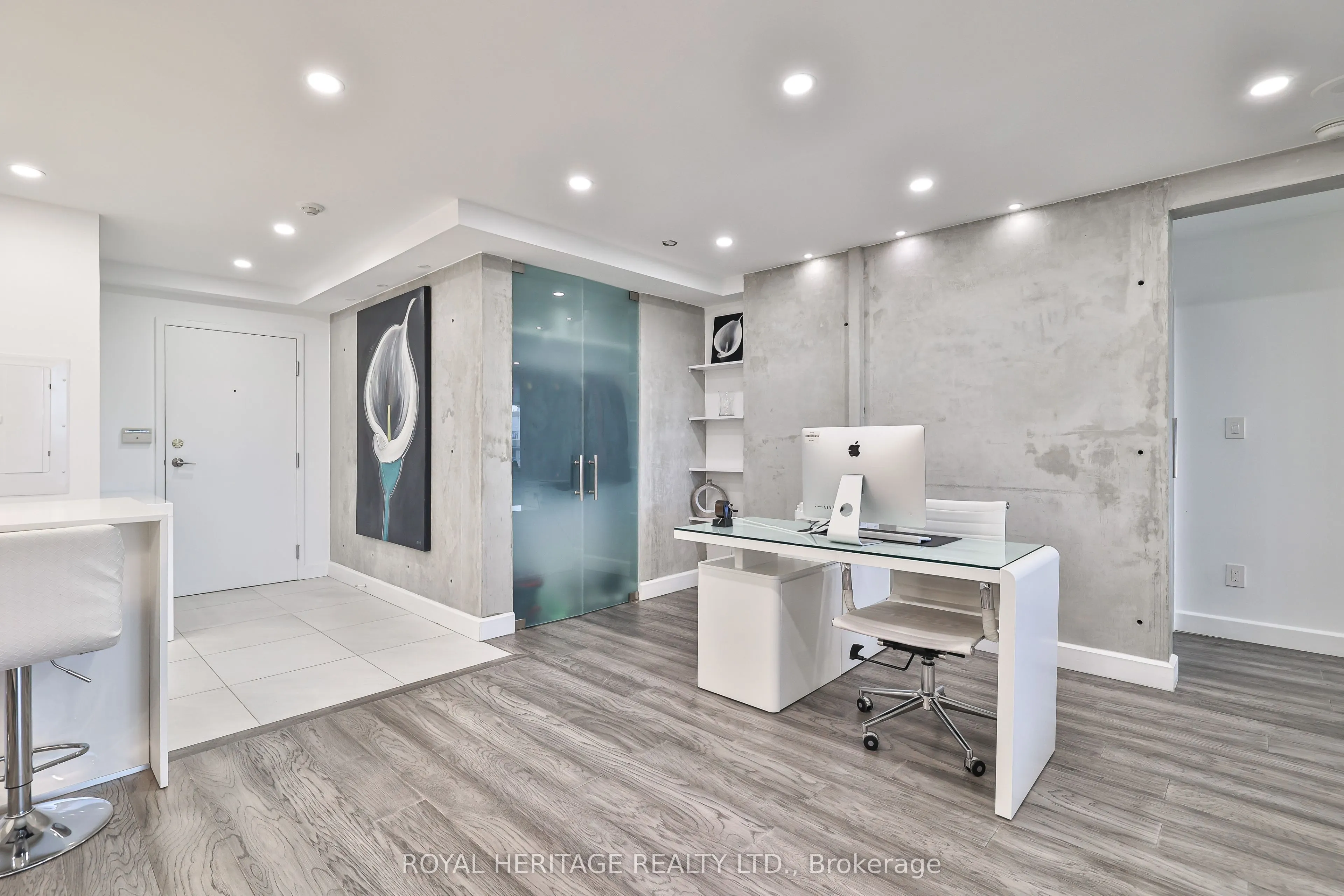 10 Torresdale Avenue #801