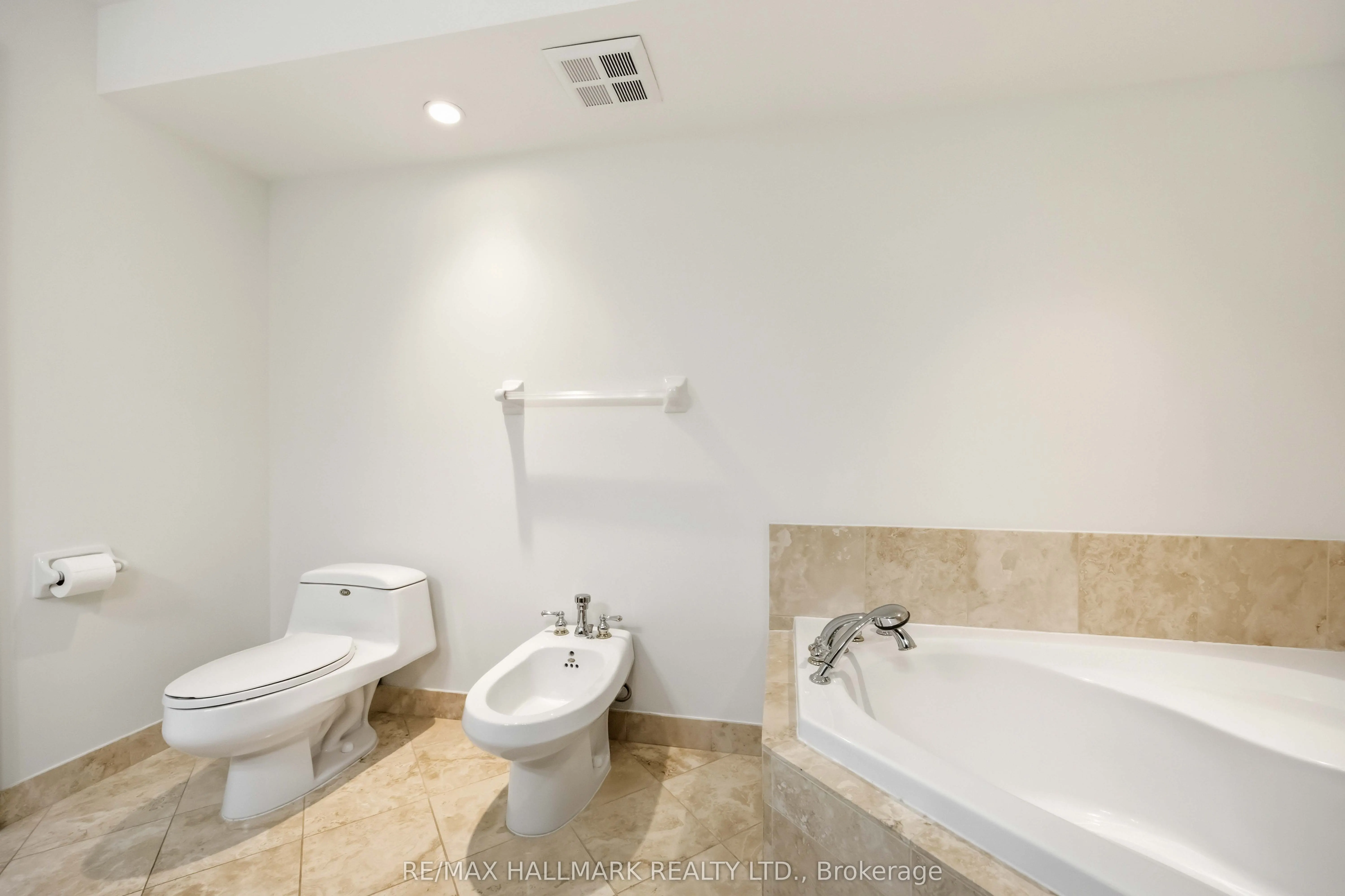 80 Harrison Garden Boulevard #1821