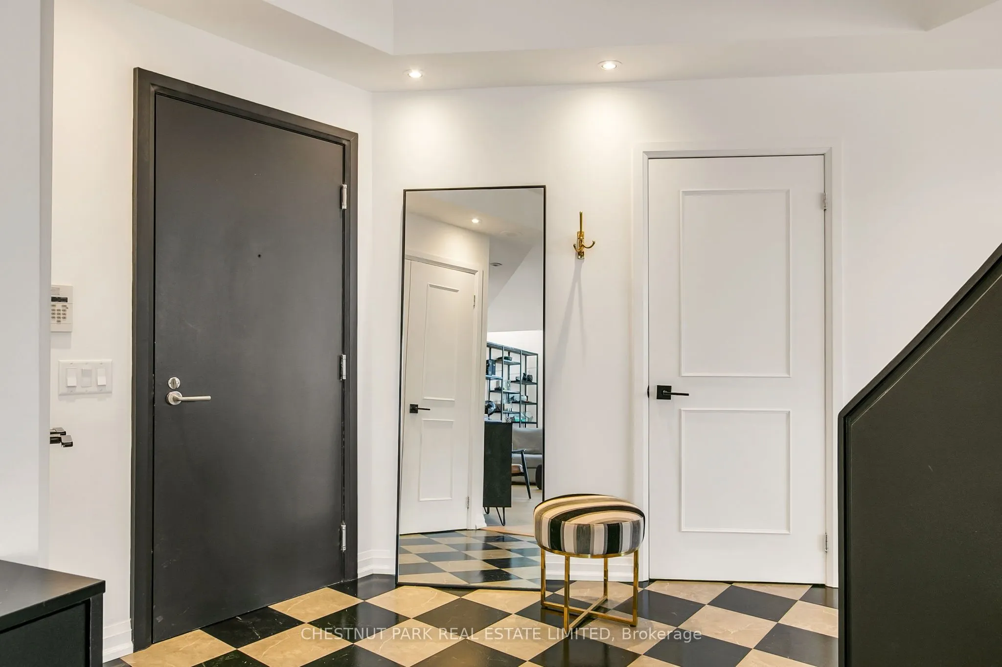 3 Mcalpine Street #PH 903