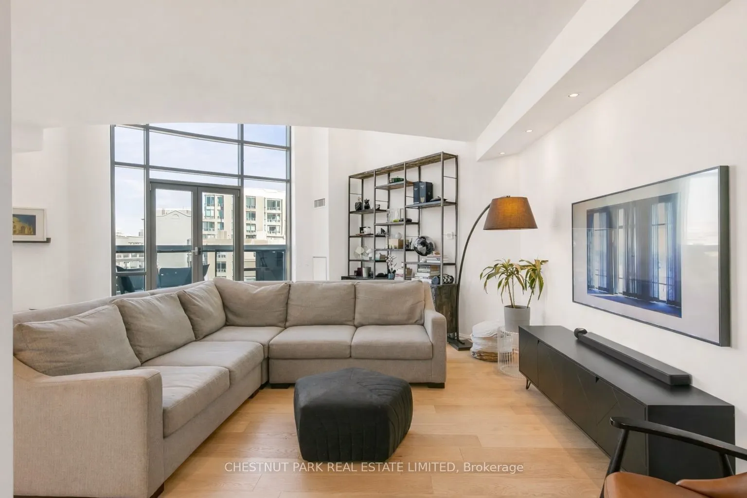 3 Mcalpine Street #PH 903