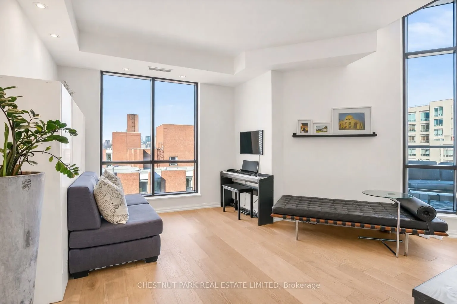 3 Mcalpine Street #PH 903