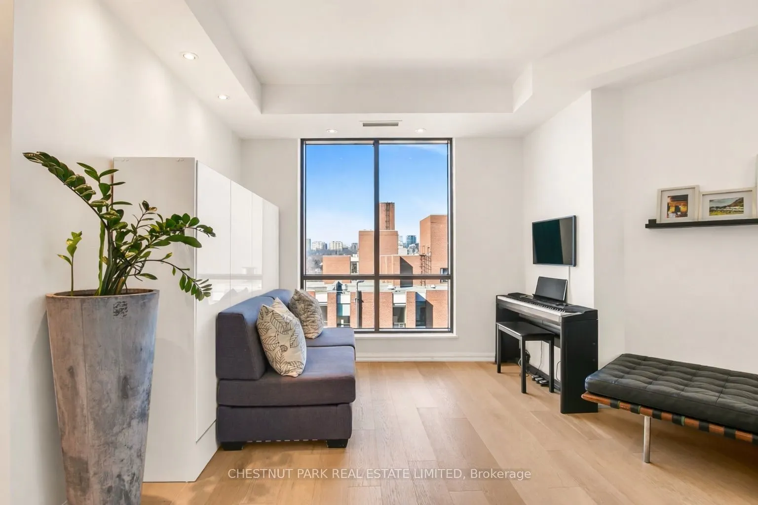 3 Mcalpine Street #PH 903
