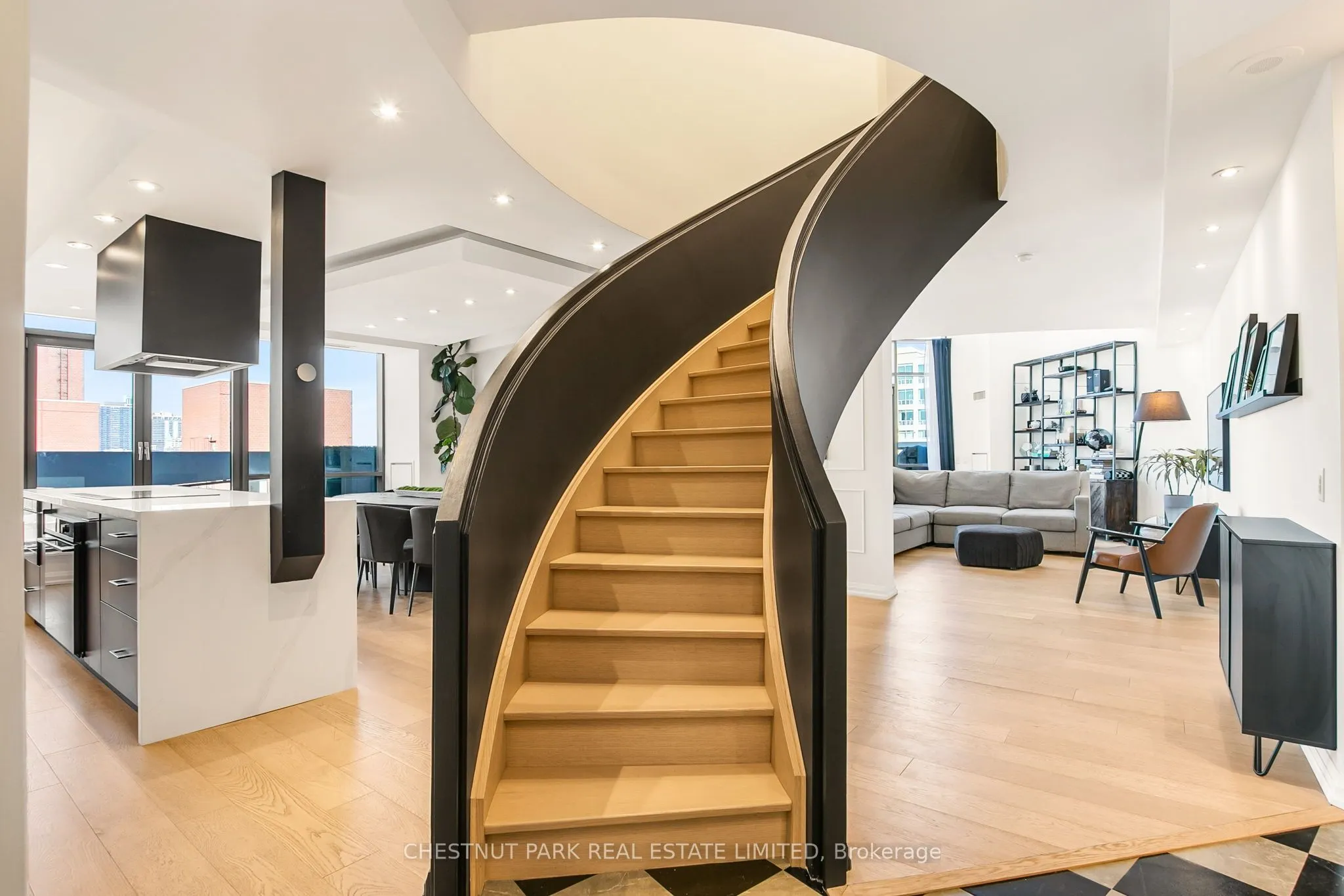 3 Mcalpine Street #PH 903
