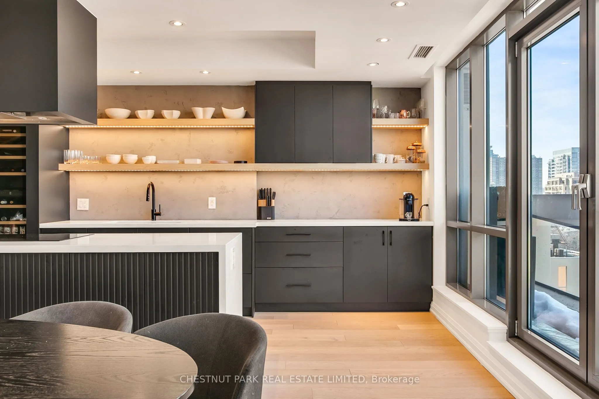 3 Mcalpine Street #PH 903