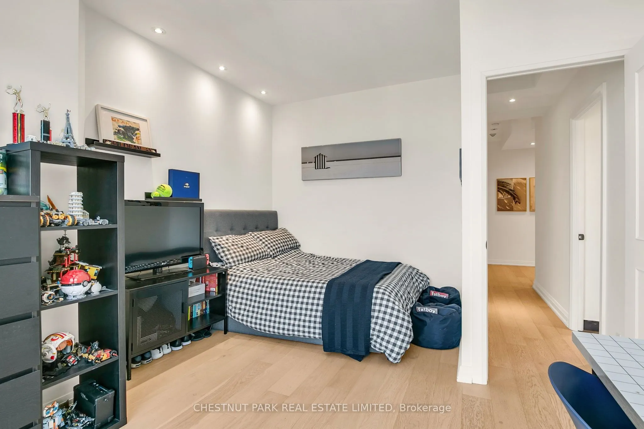 3 Mcalpine Street #PH 903