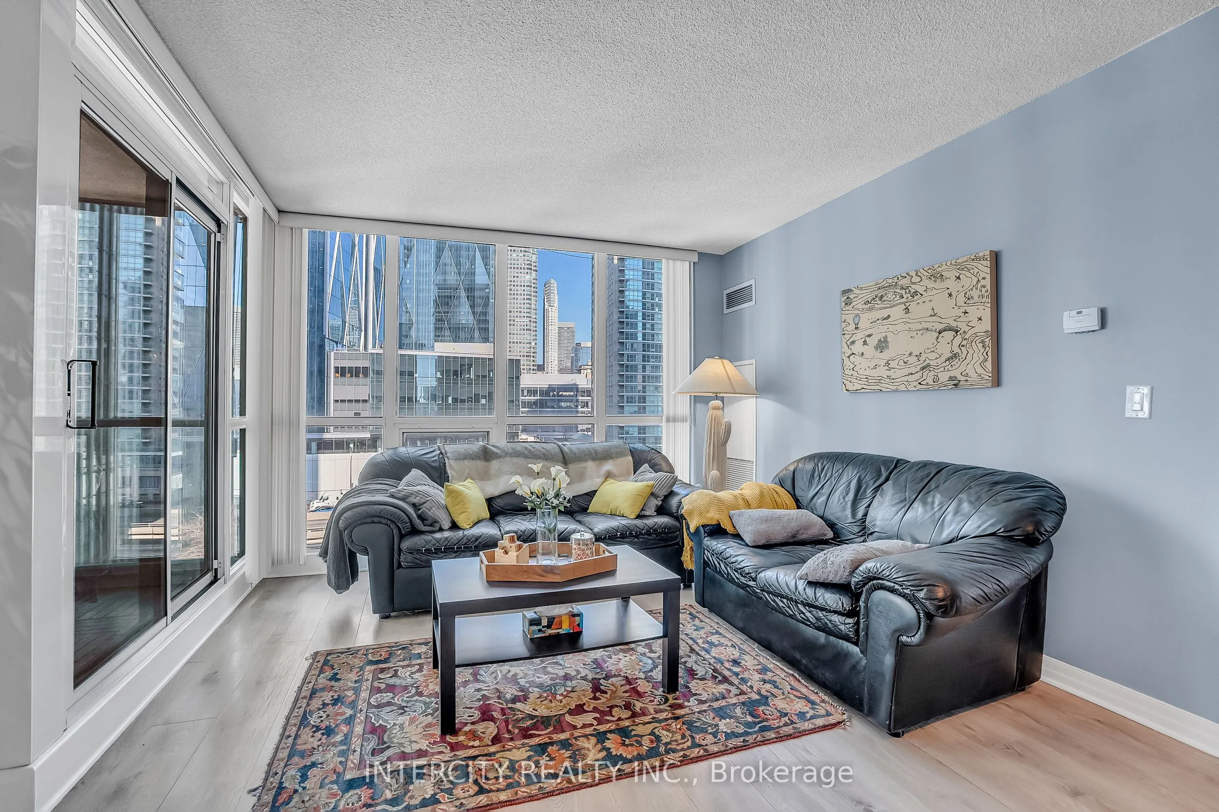 12 Yonge Street #1010