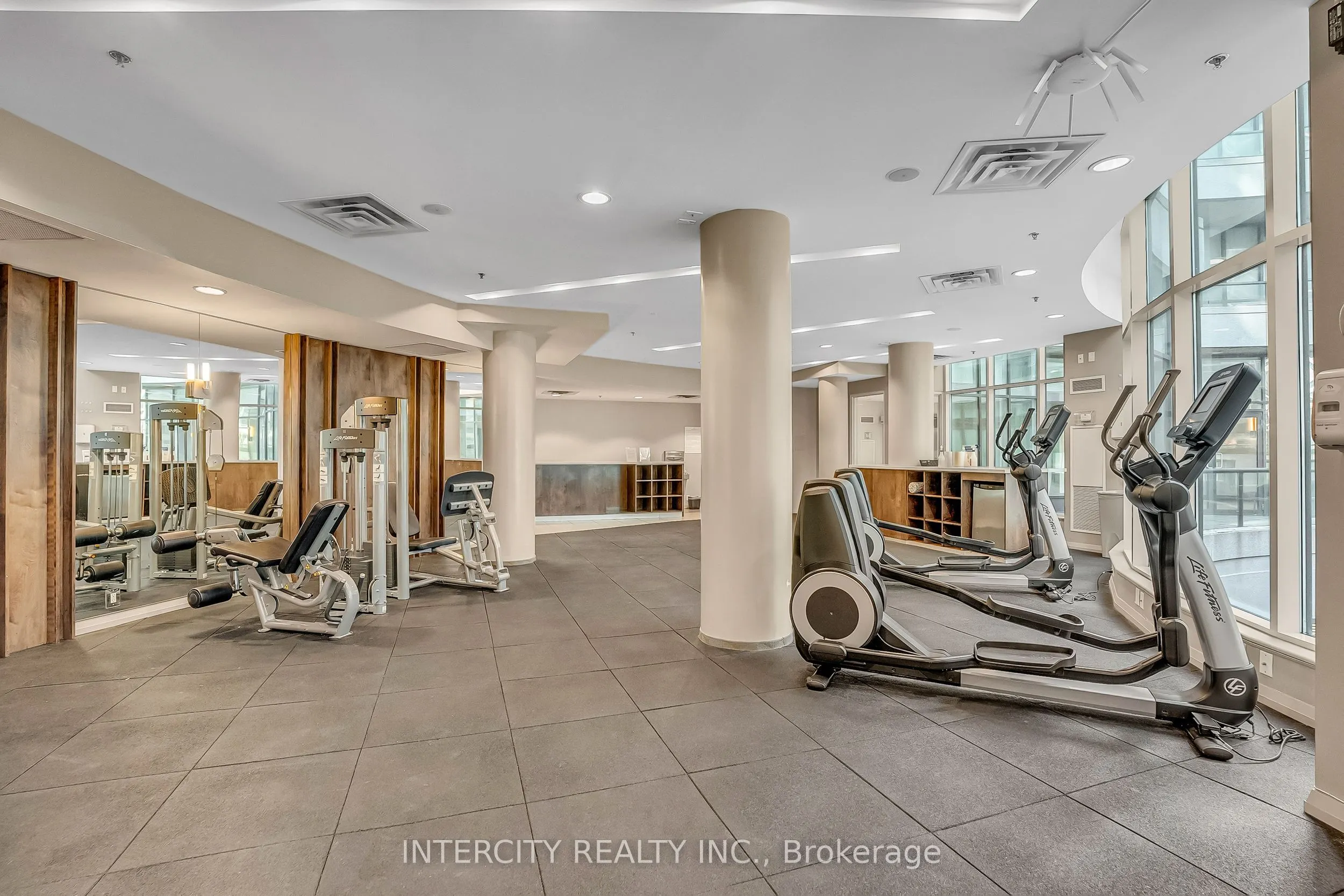 12 Yonge Street #1010