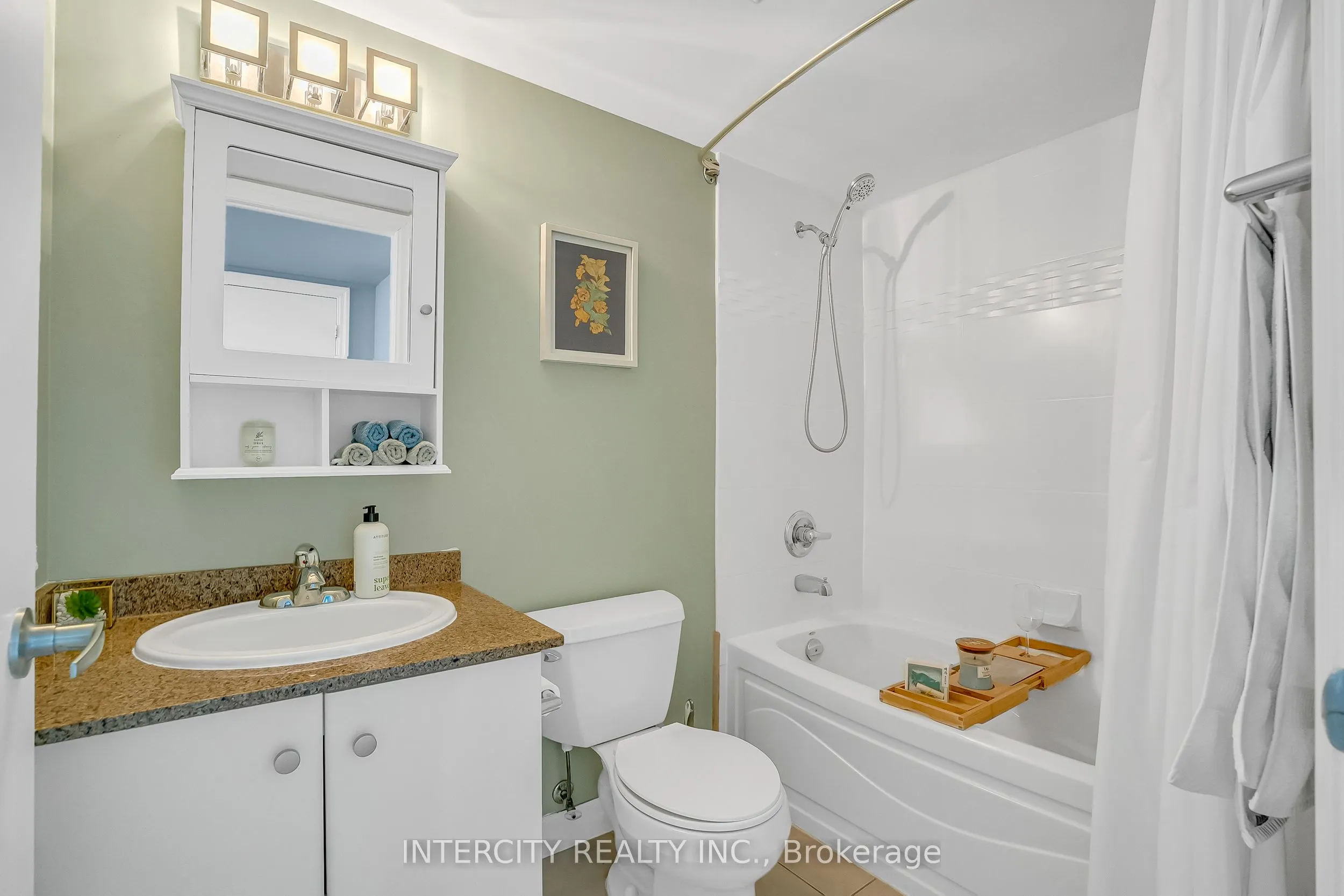 12 Yonge Street #1010