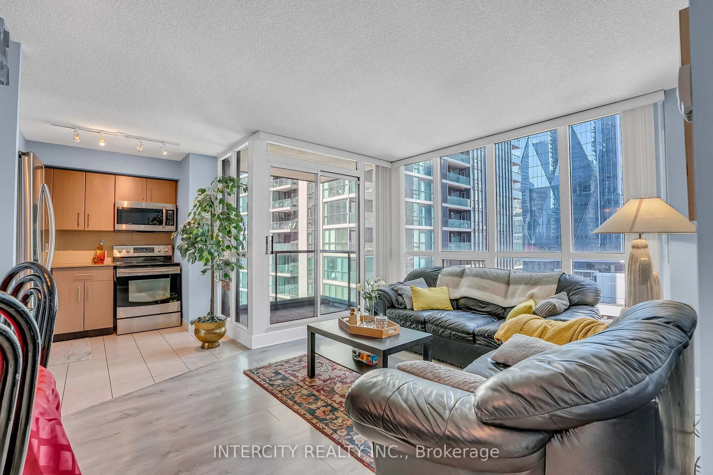12 Yonge Street #1010