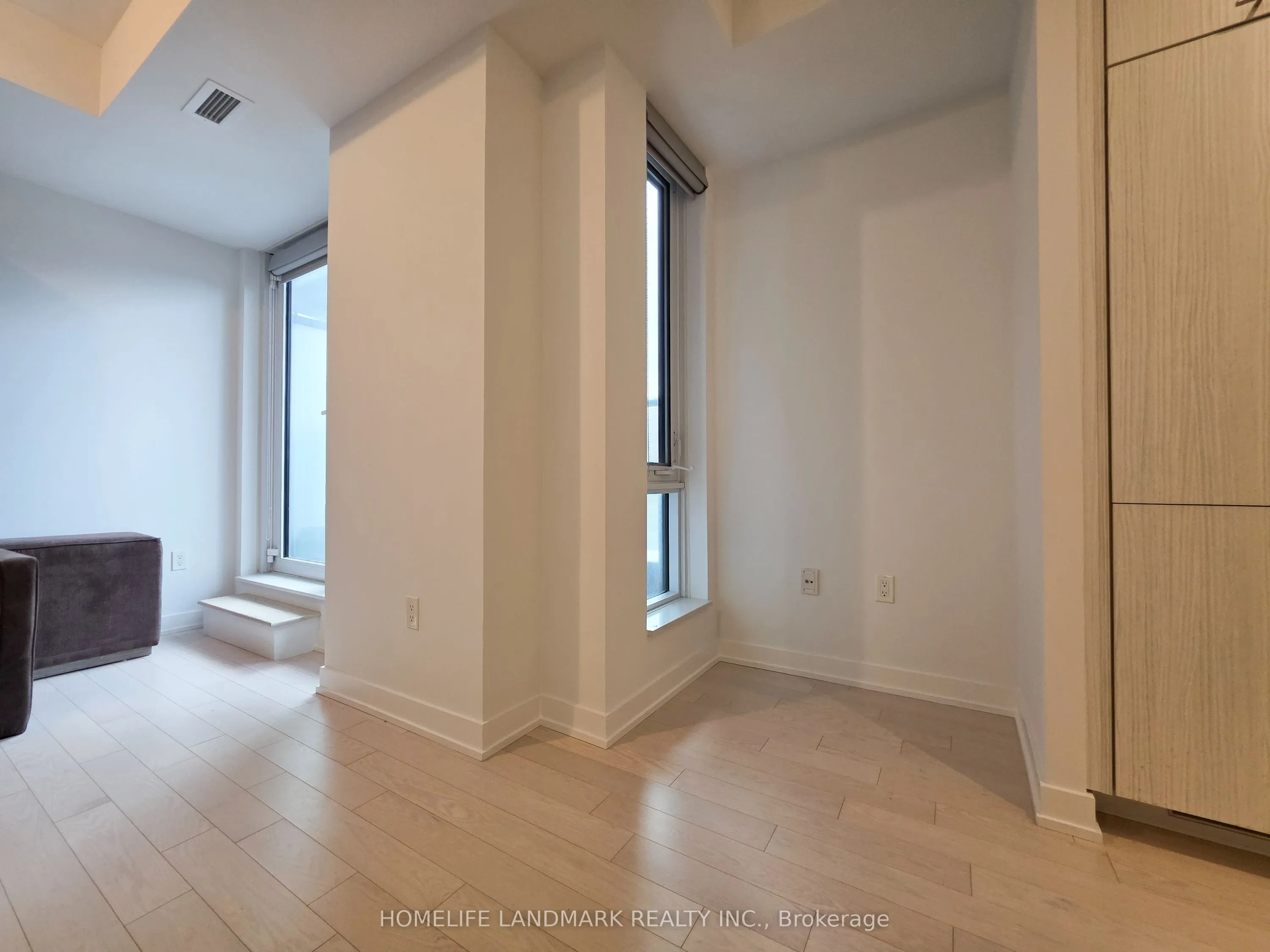 330 Richmond Street W #605