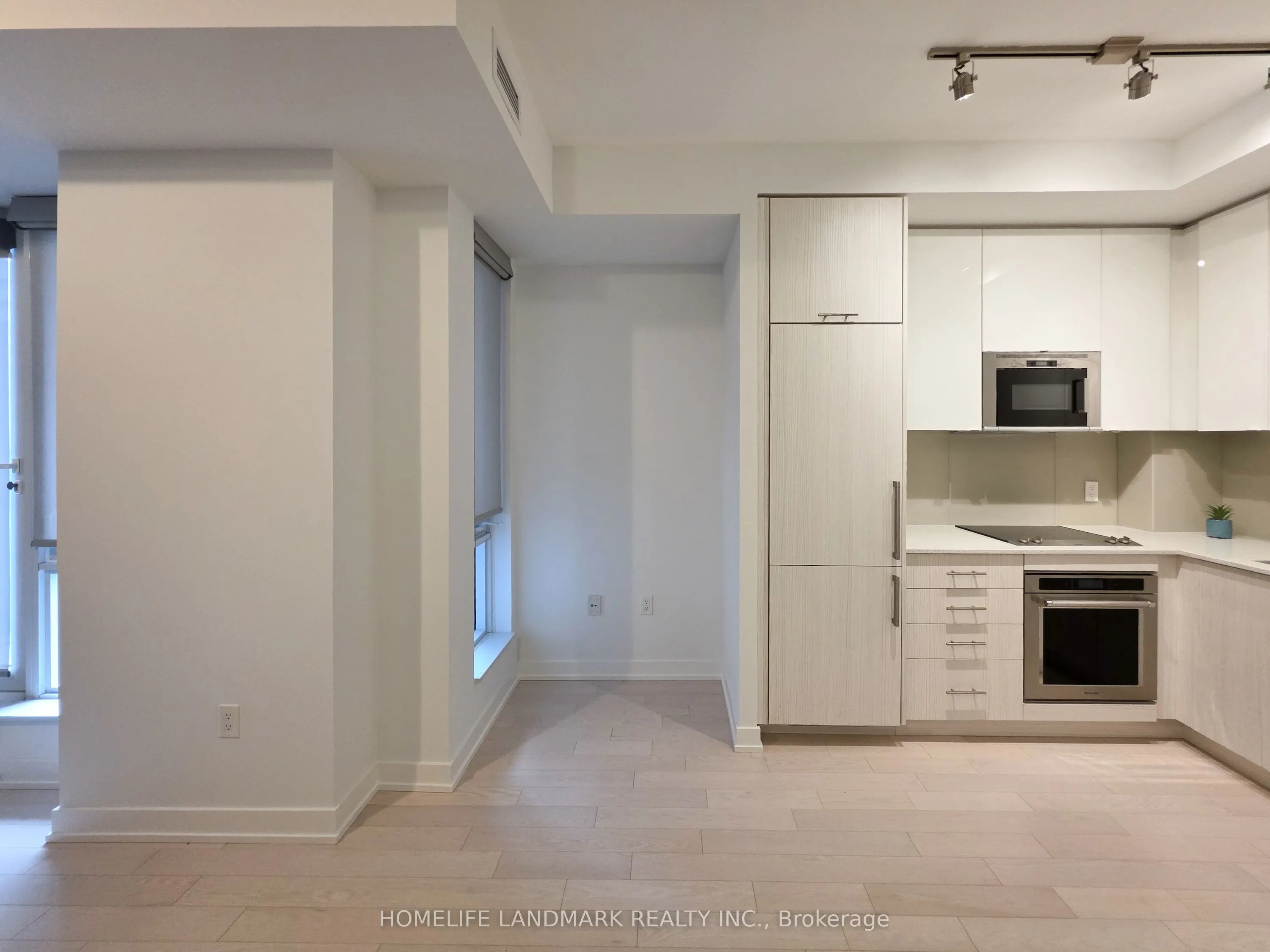 330 Richmond Street W #605