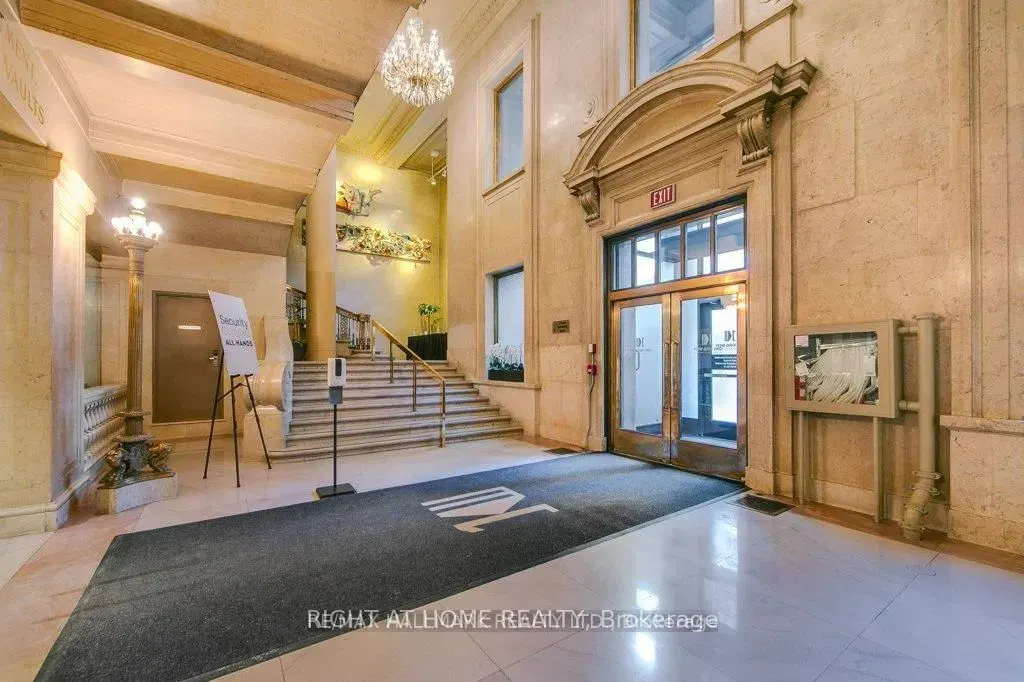 1 King Street W #4404