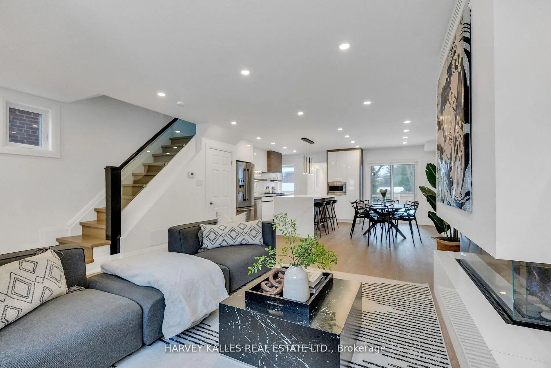 629 Duplex Avenue