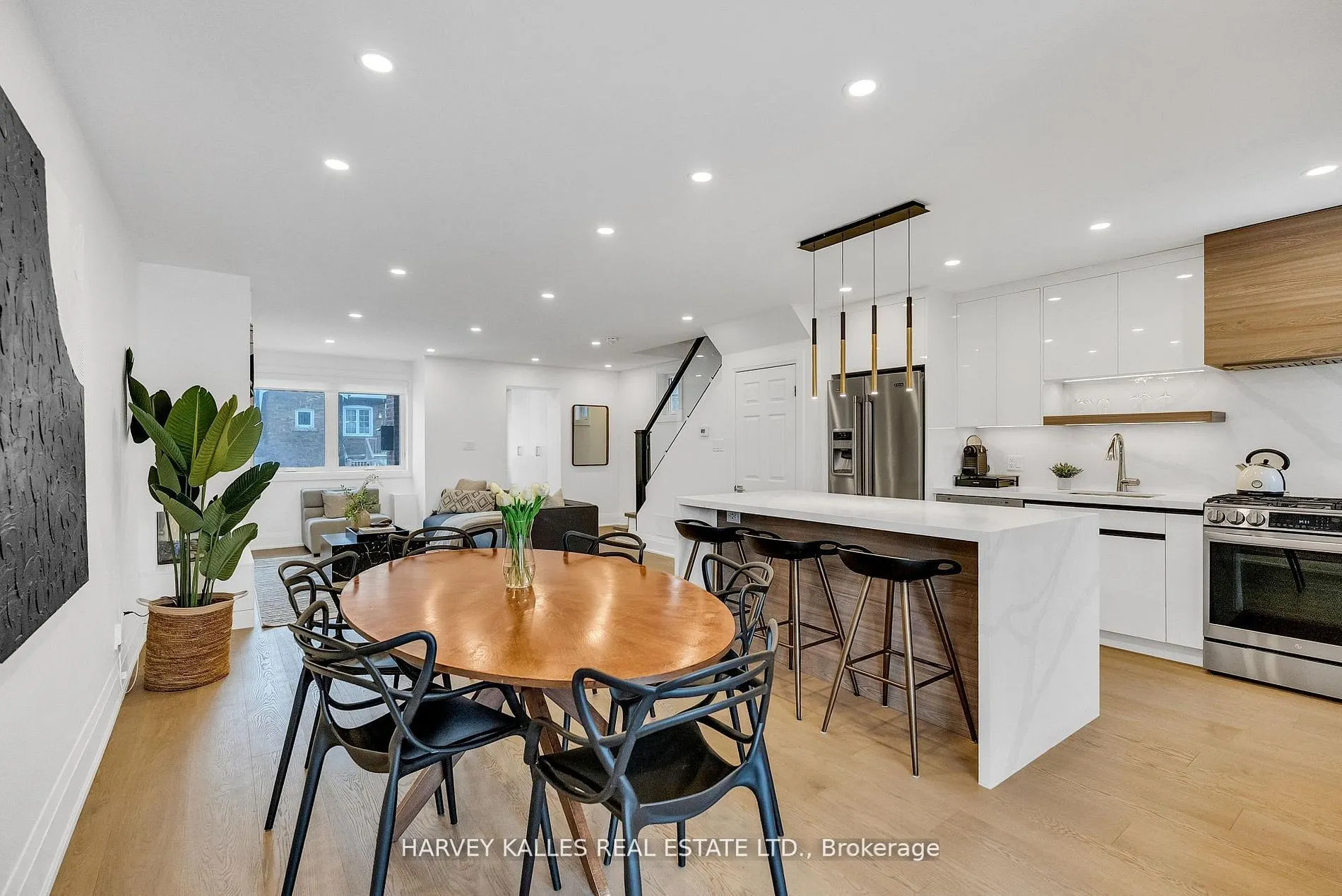 629 Duplex Avenue