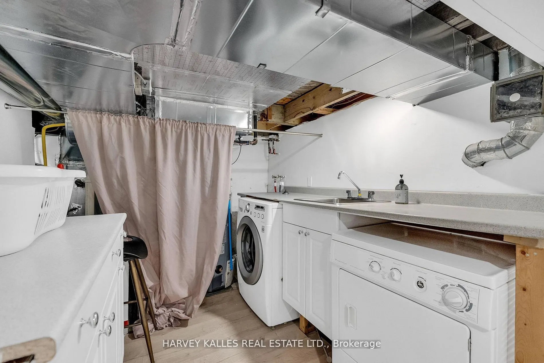 629 Duplex Avenue