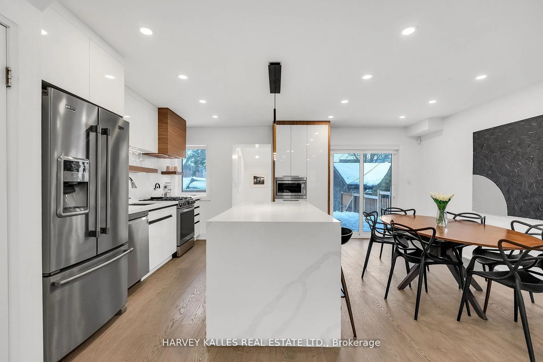 629 Duplex Avenue
