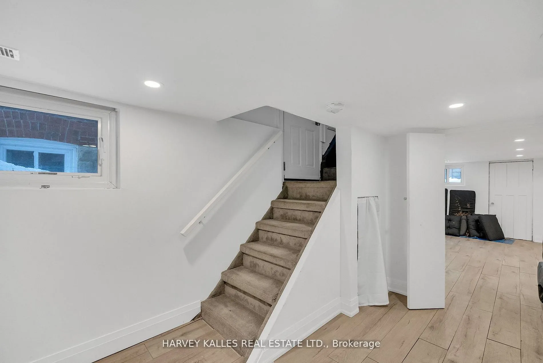 629 Duplex Avenue