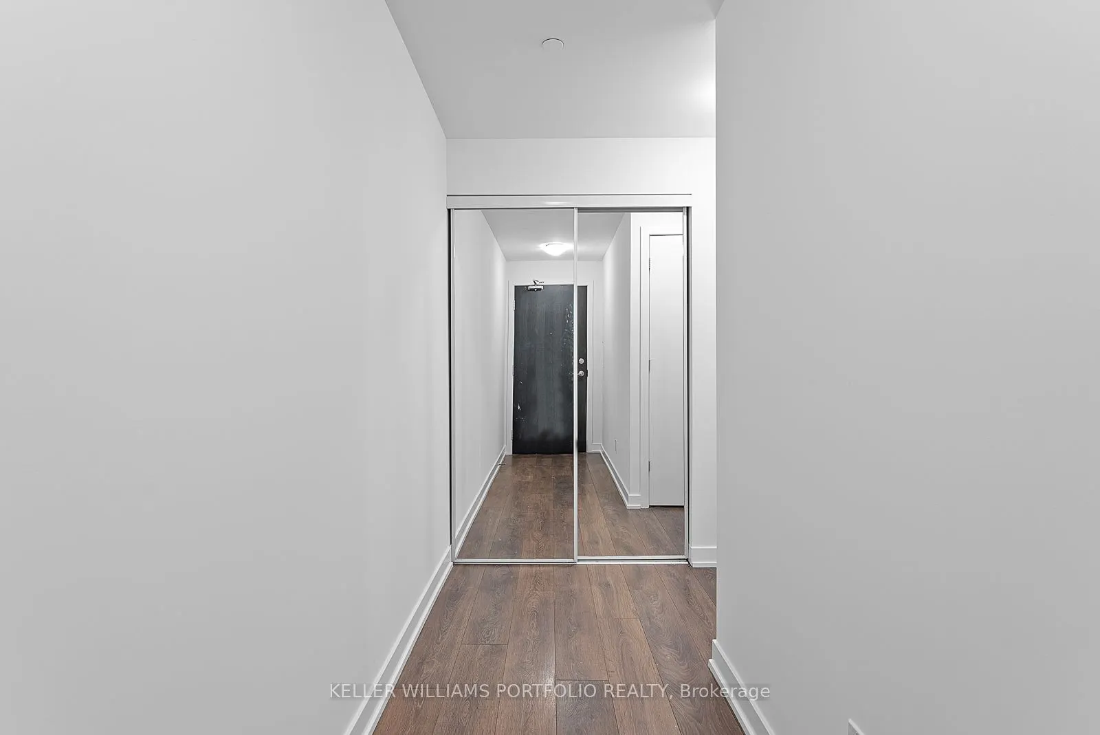 50 Bruyeres Mews #1009