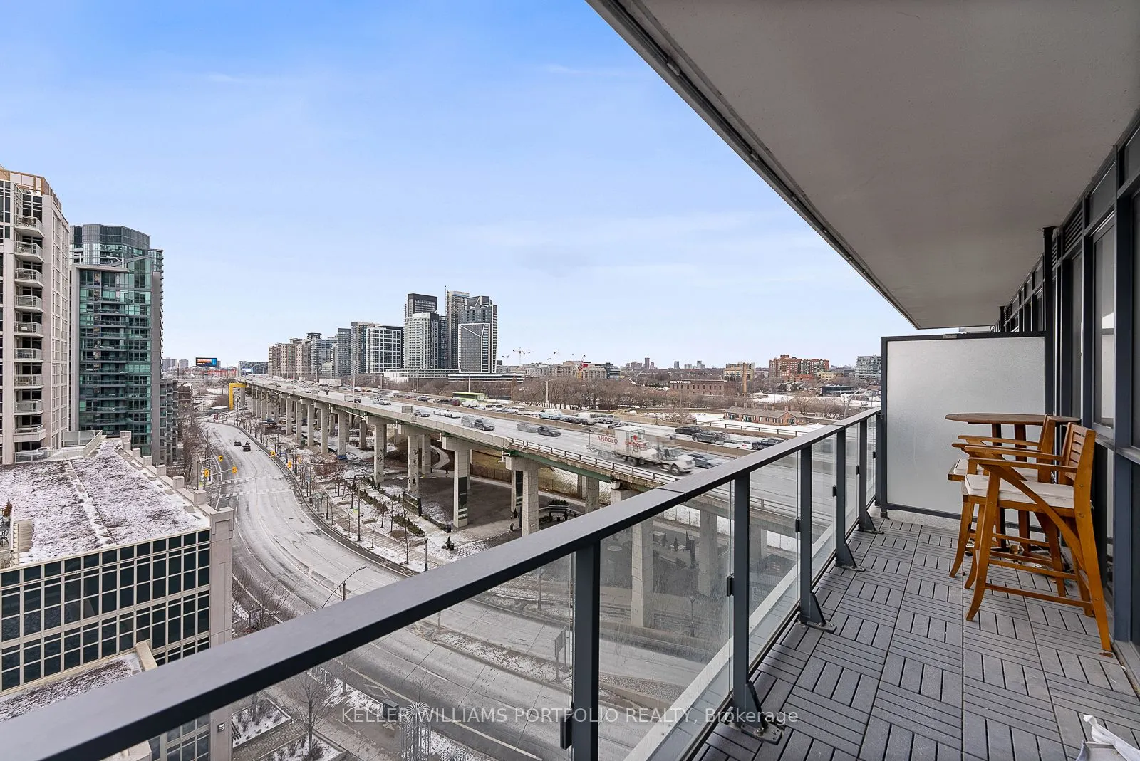 50 Bruyeres Mews #1009