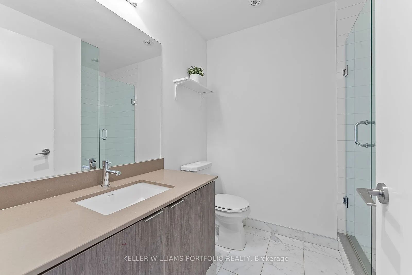 50 Bruyeres Mews #1009