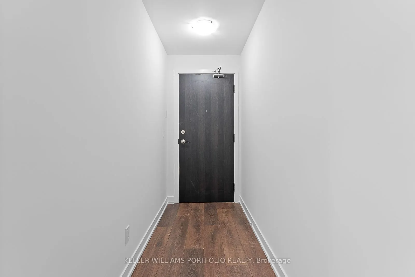 50 Bruyeres Mews #1009