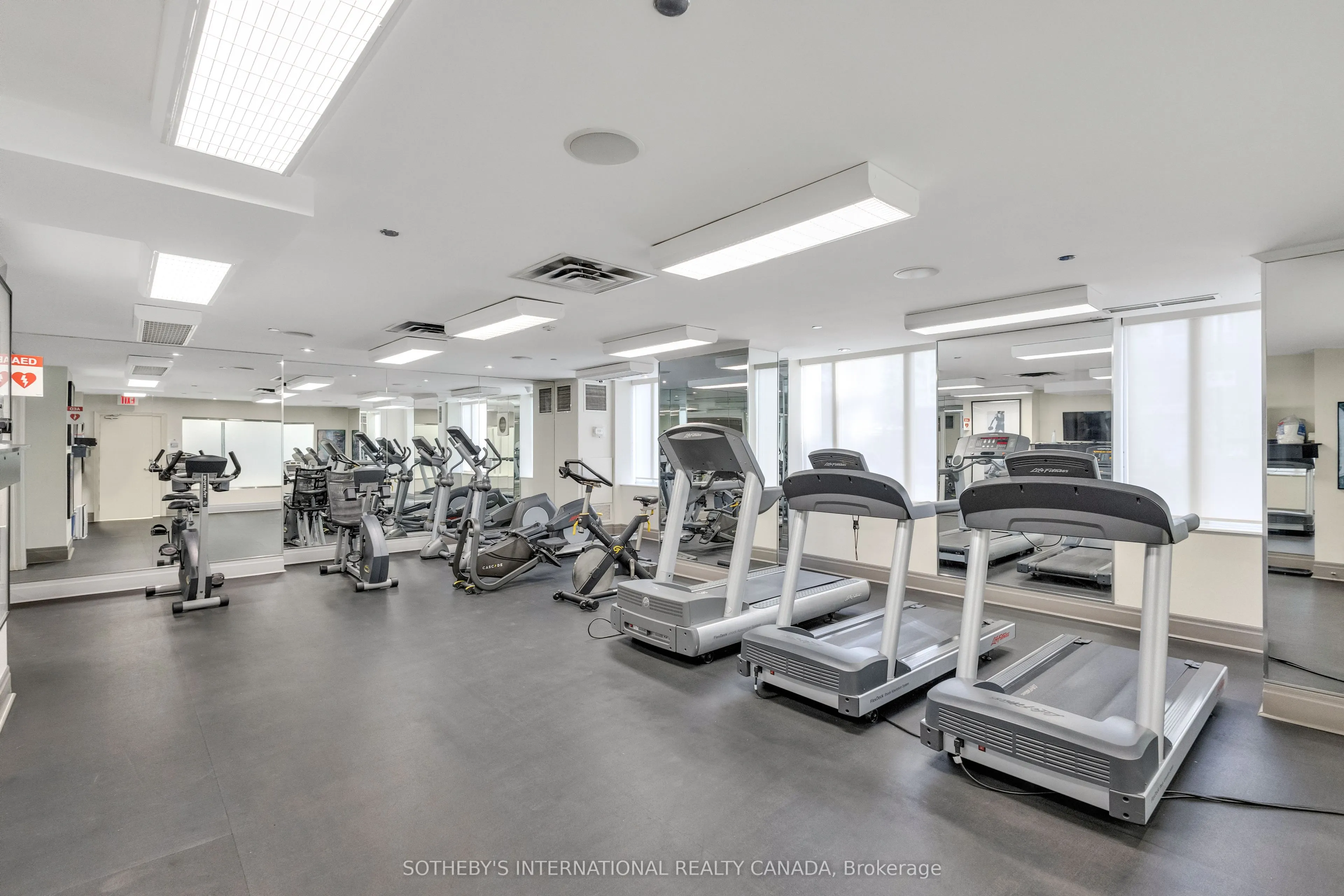481 Rosewell Avenue #407