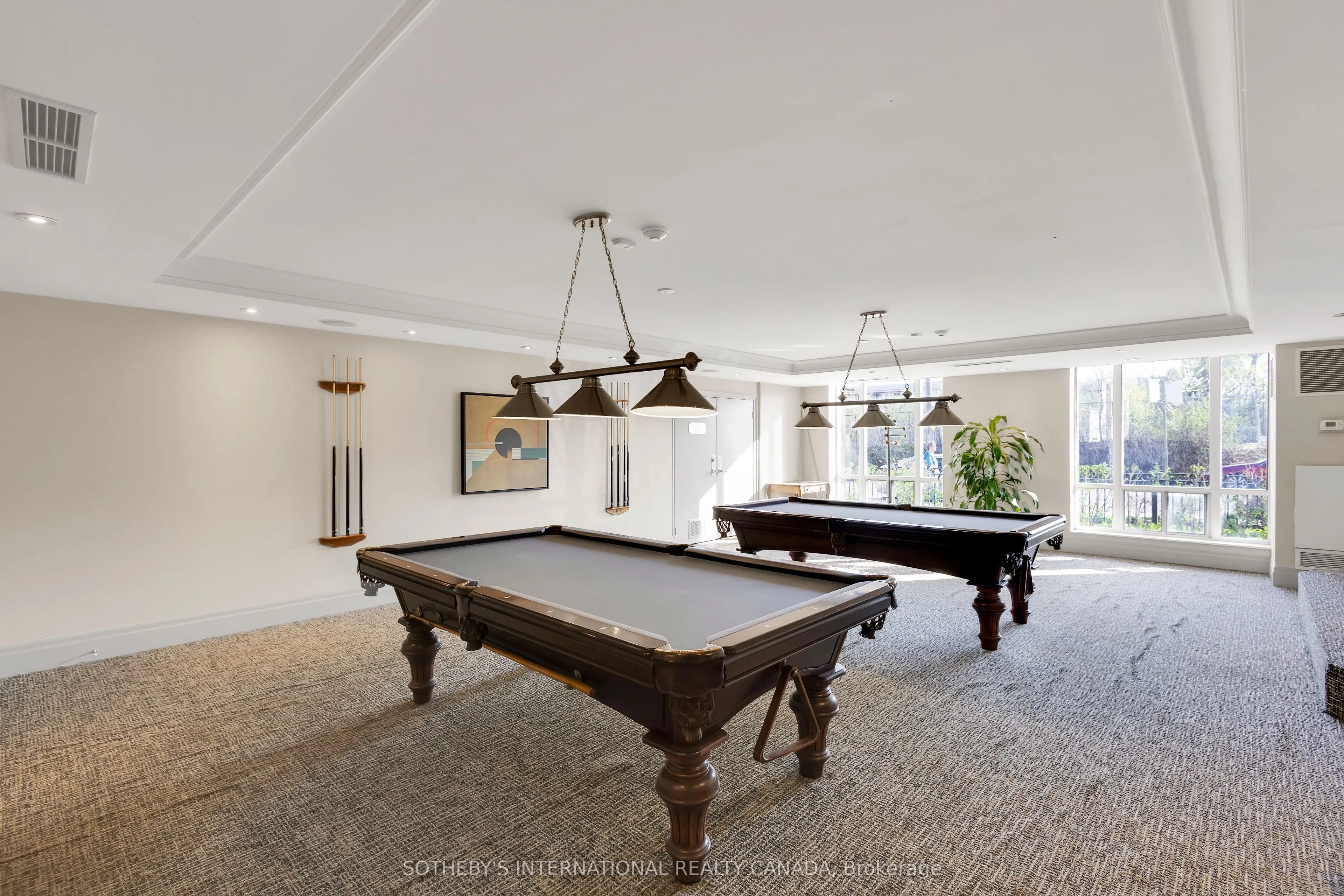 481 Rosewell Avenue #407
