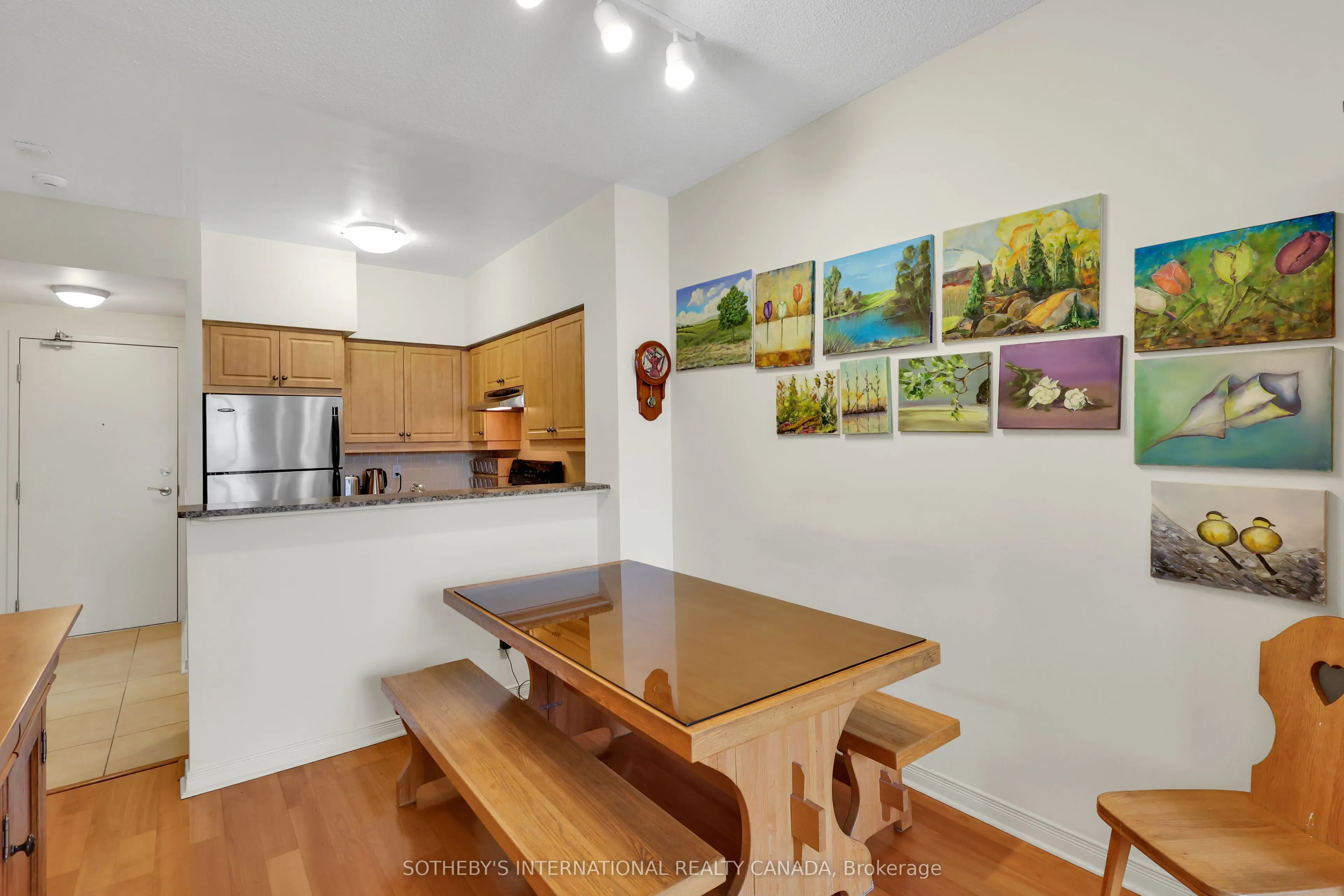 481 Rosewell Avenue #407
