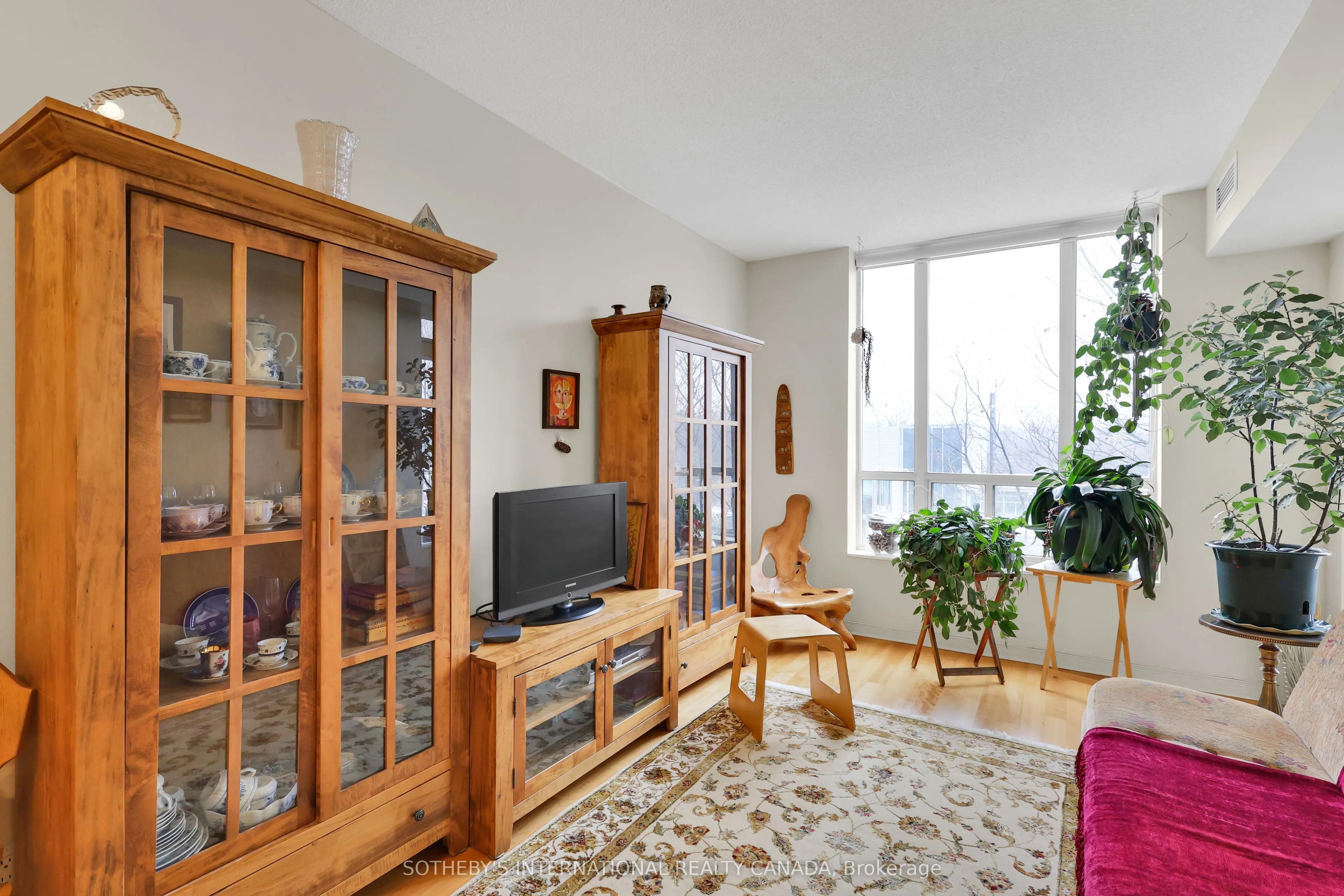 481 Rosewell Avenue #407