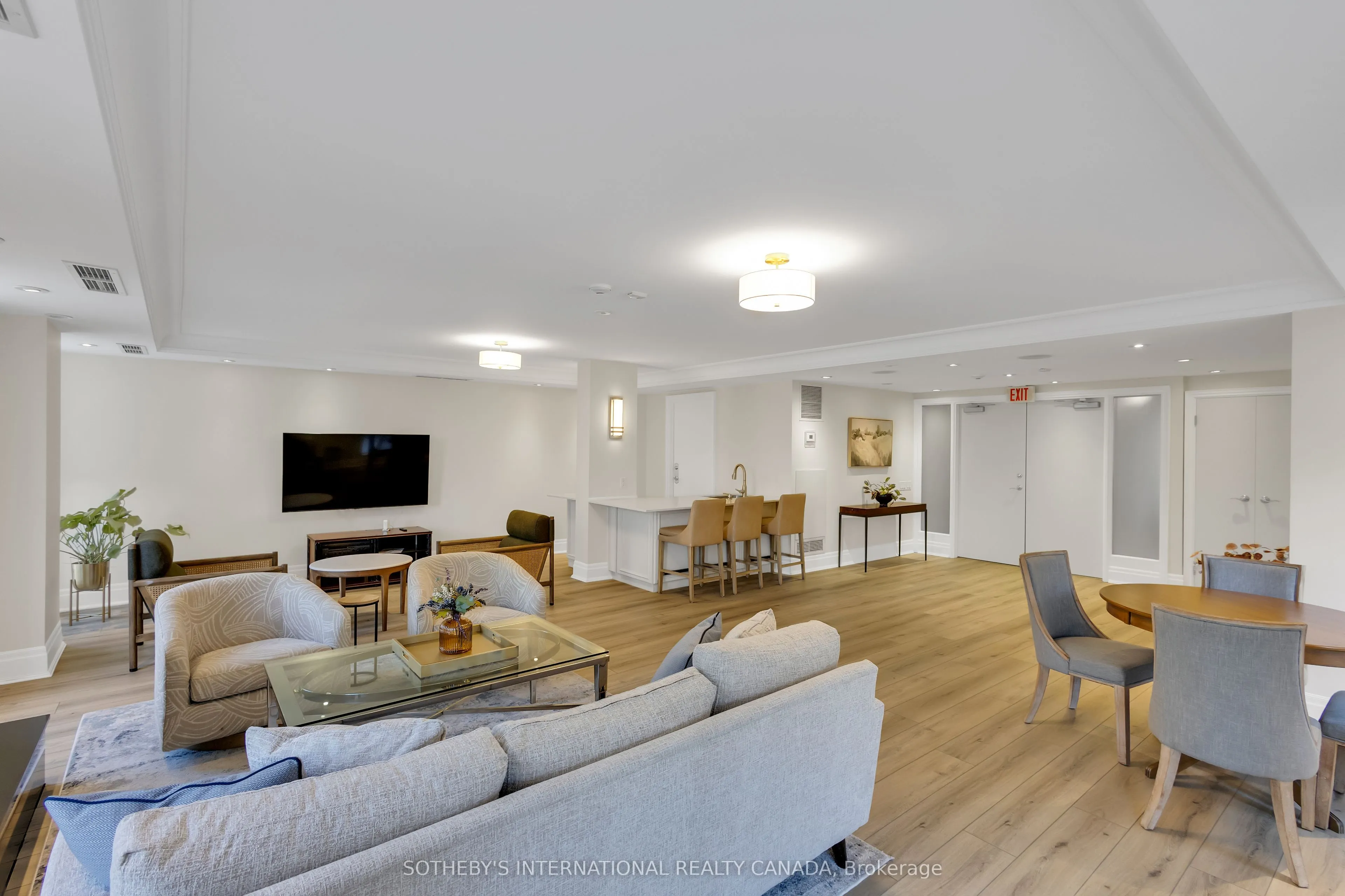 481 Rosewell Avenue #407