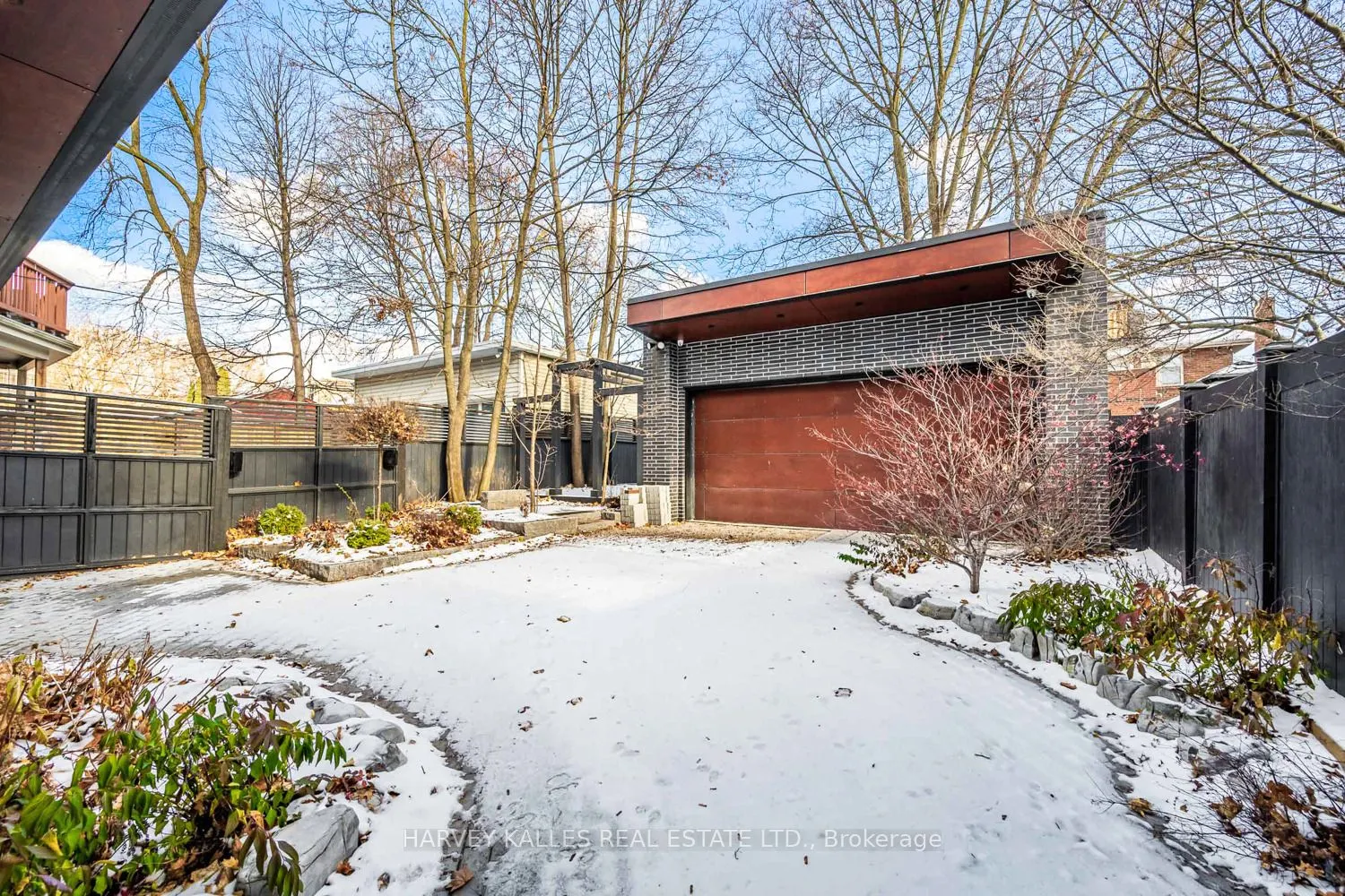 5 Braemar Avenue