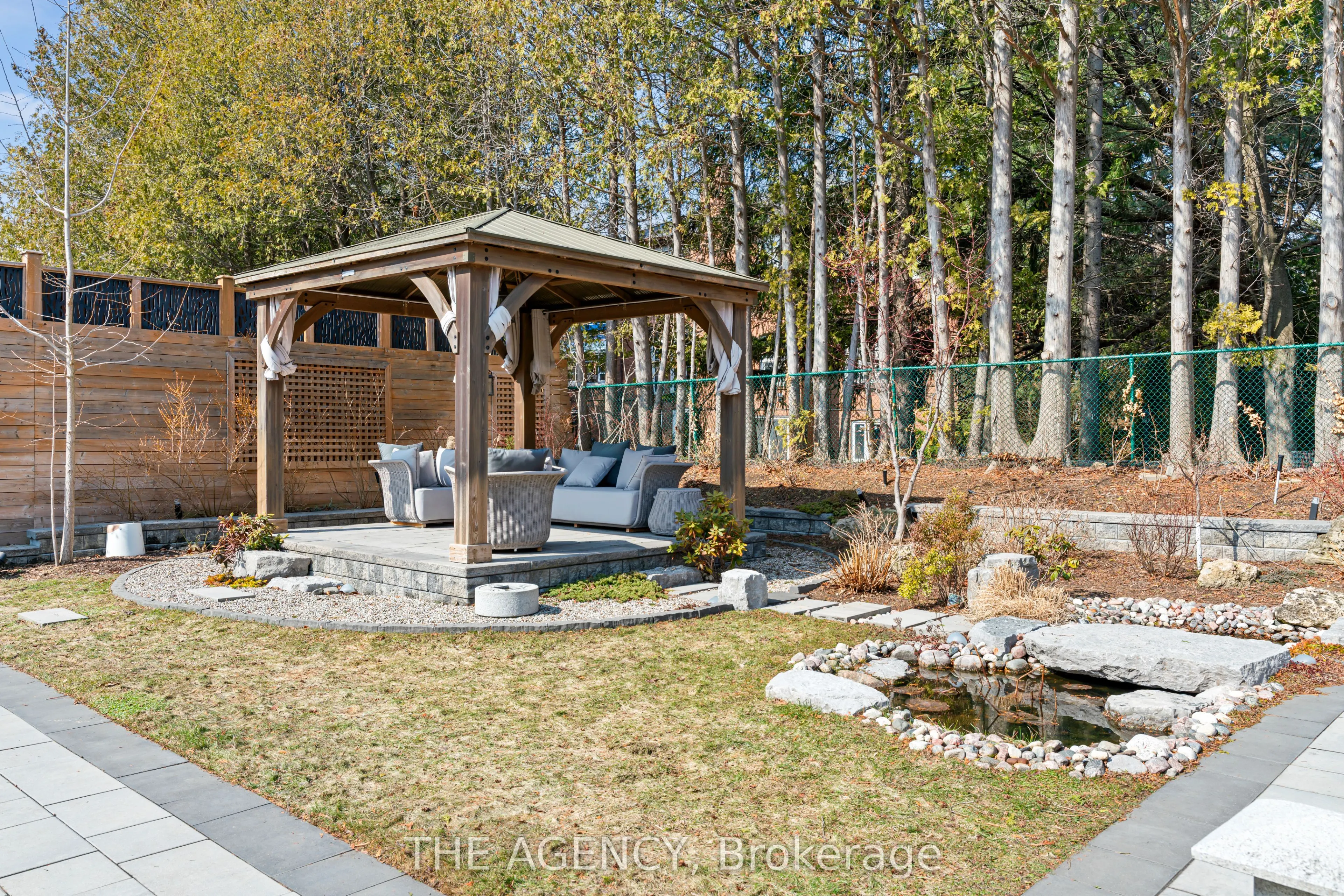 18 Suncrest Drive