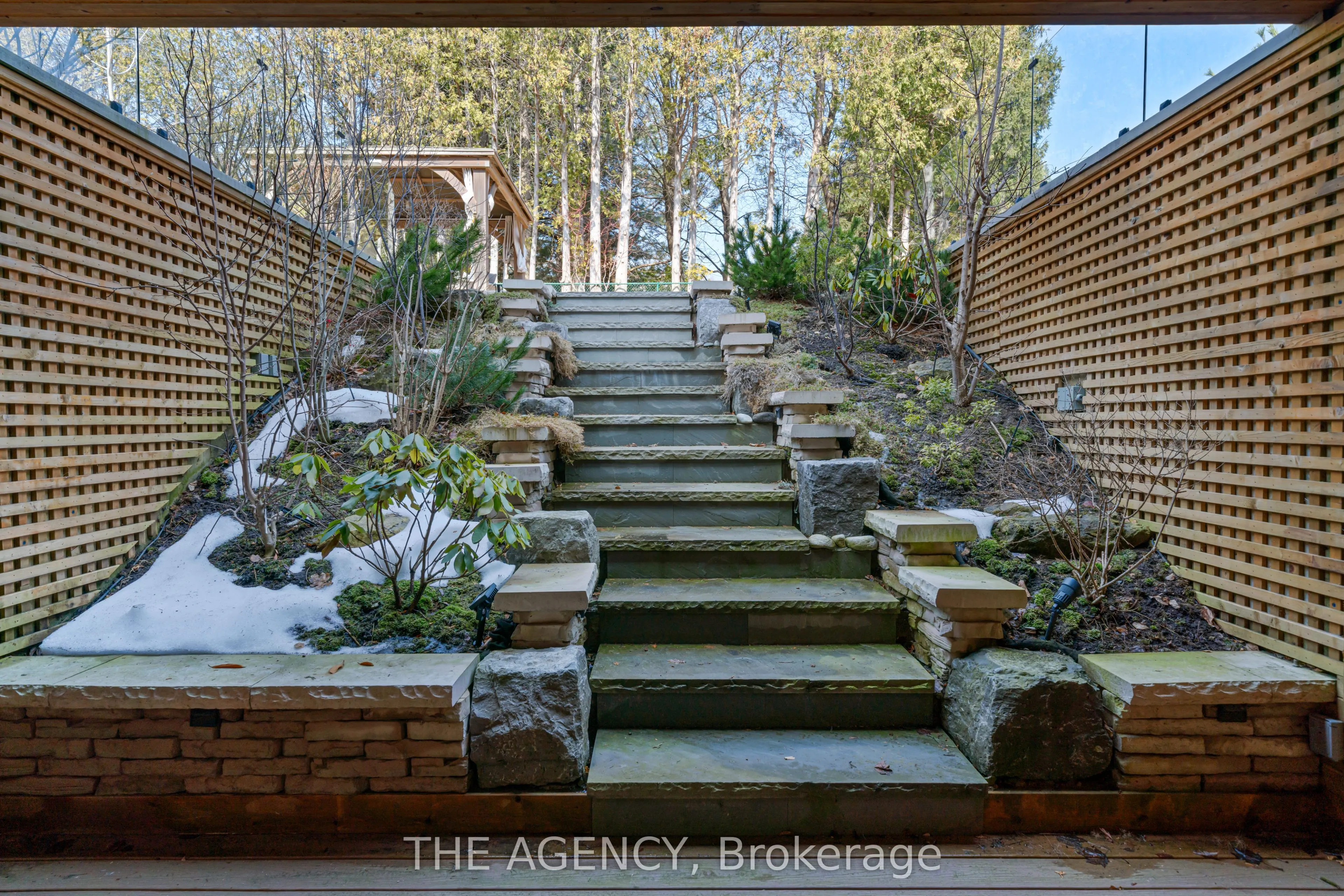 18 Suncrest Drive